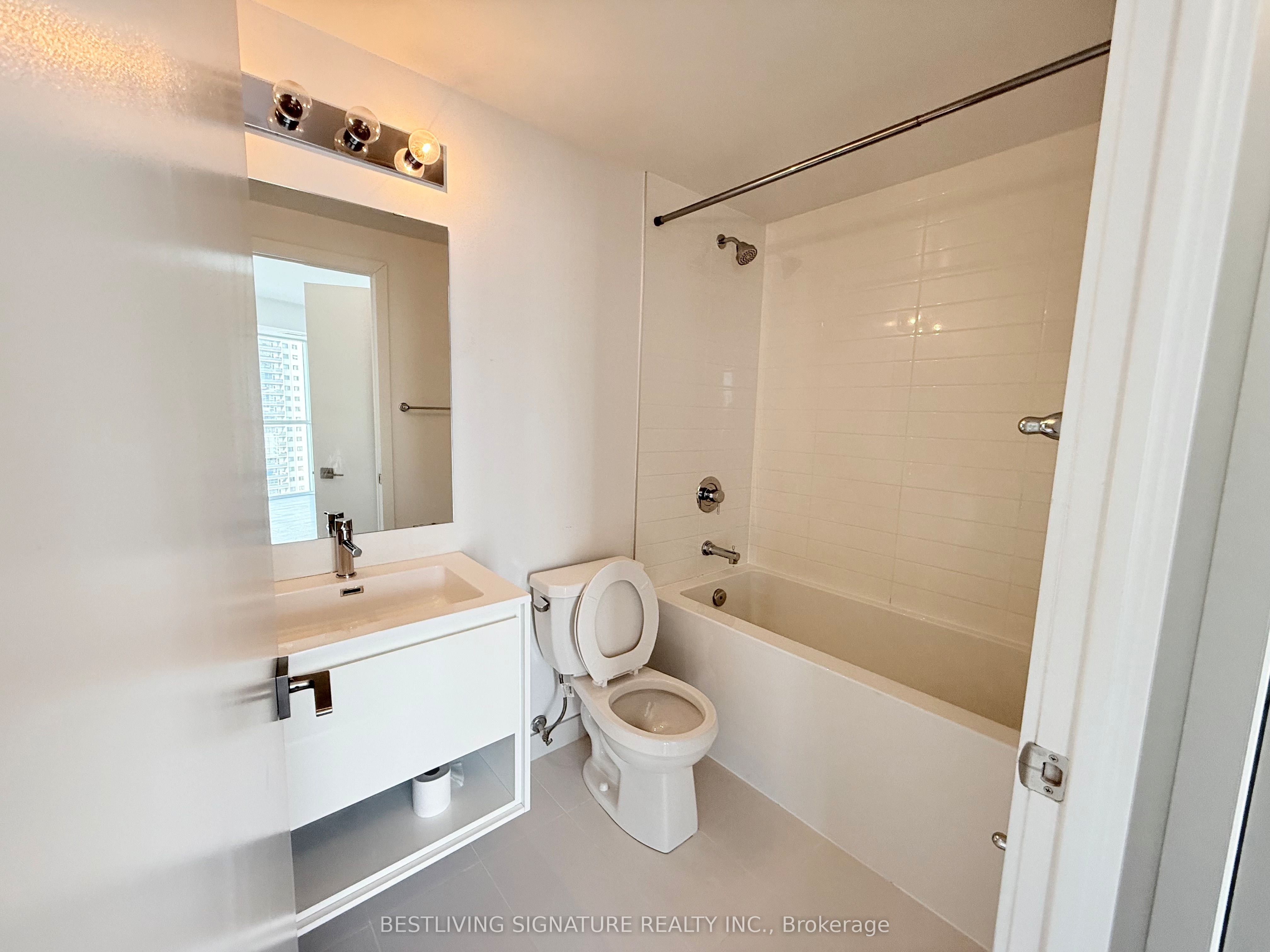 #1803 - 159 Wellesley Street Property Photo 6