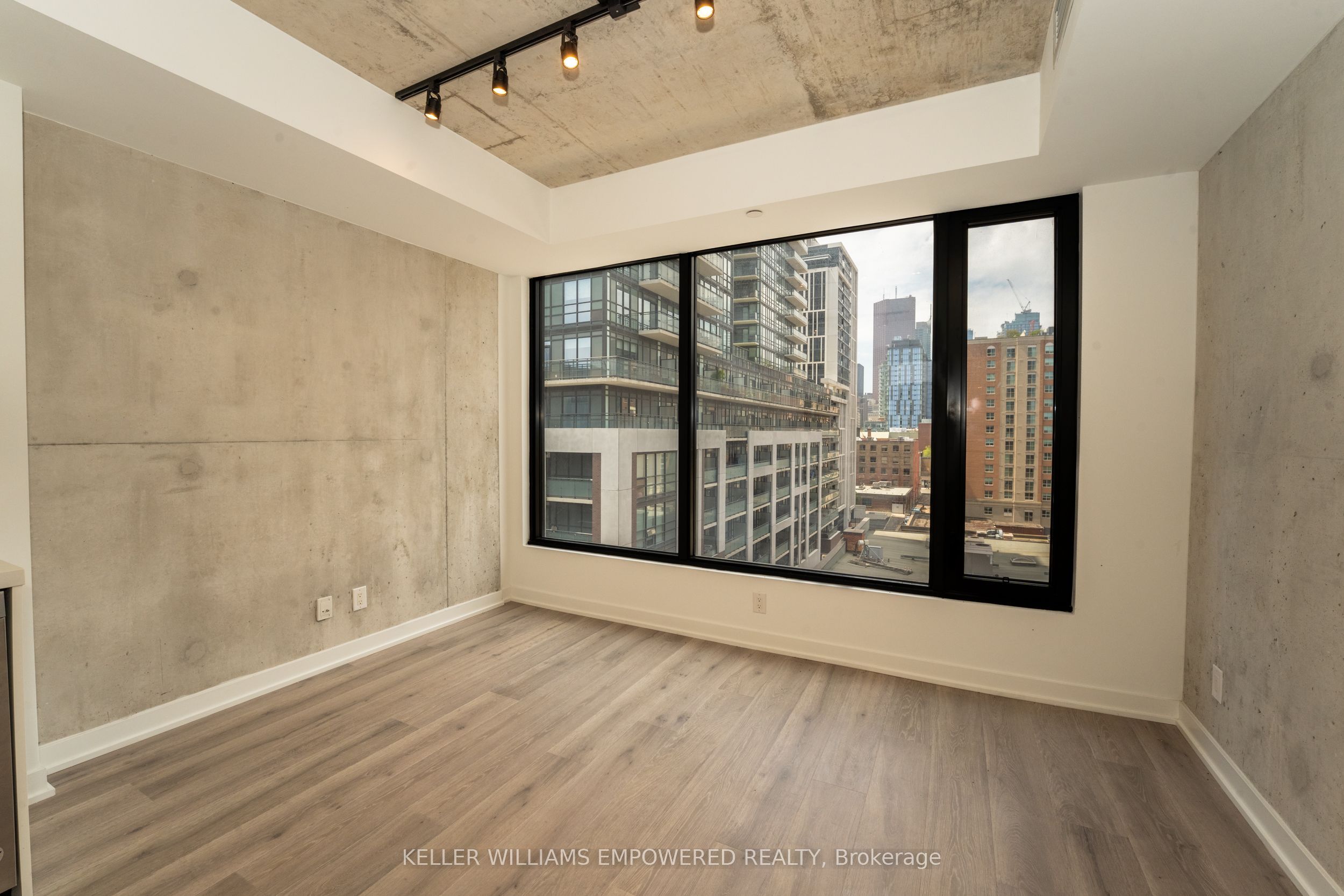 #713 - 55 Ontario Street Property Photo 2