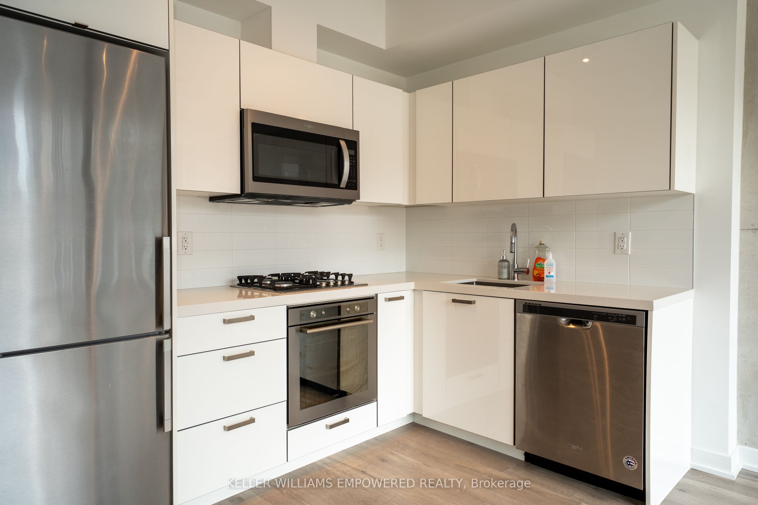 #713 - 55 Ontario Street Property Photo 6