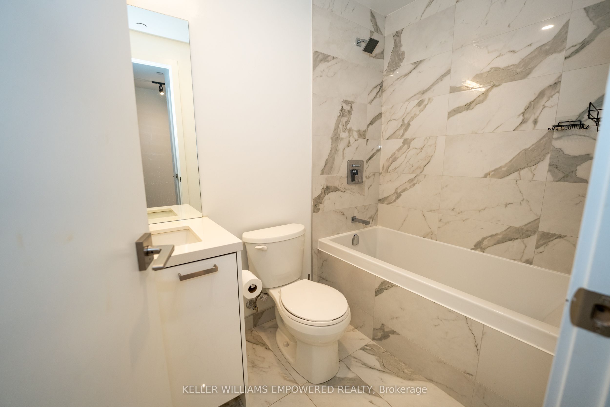 #713 - 55 Ontario Street Property Photo 12