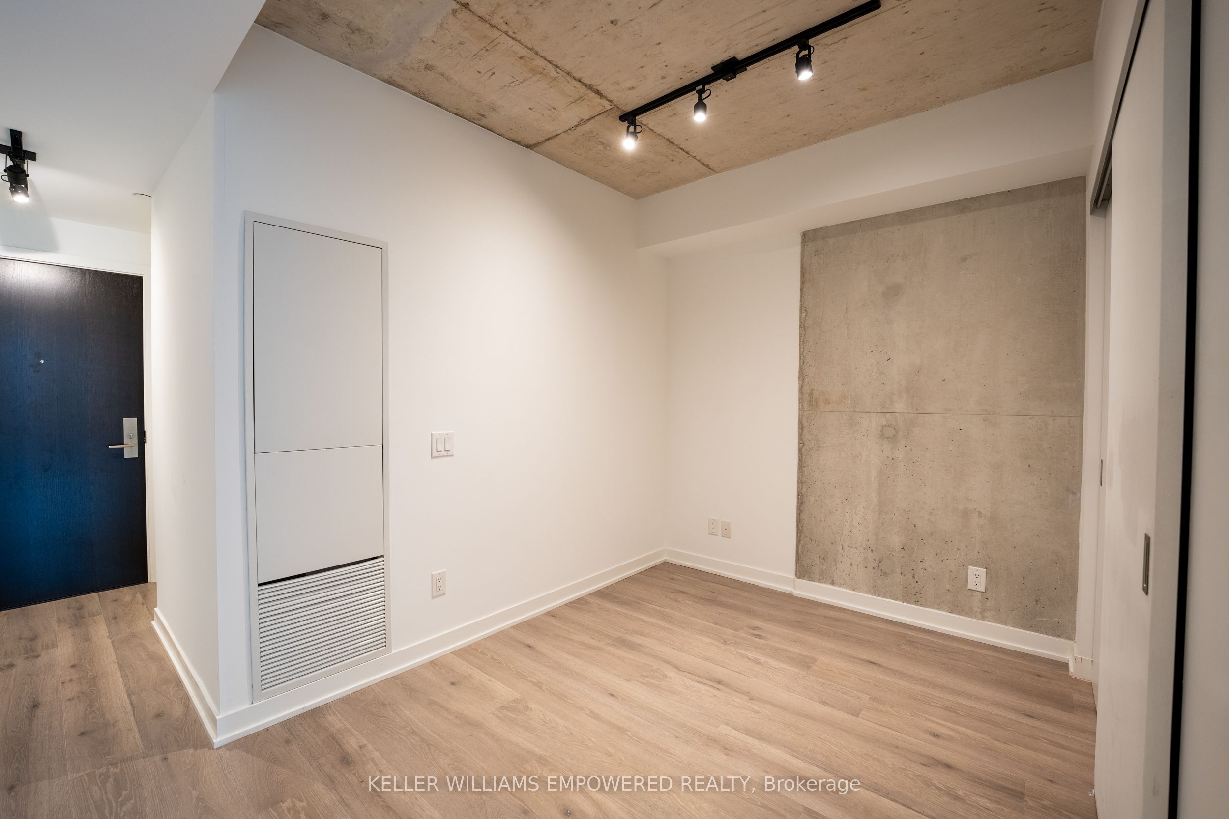 #713 - 55 Ontario Street Property Photo 16