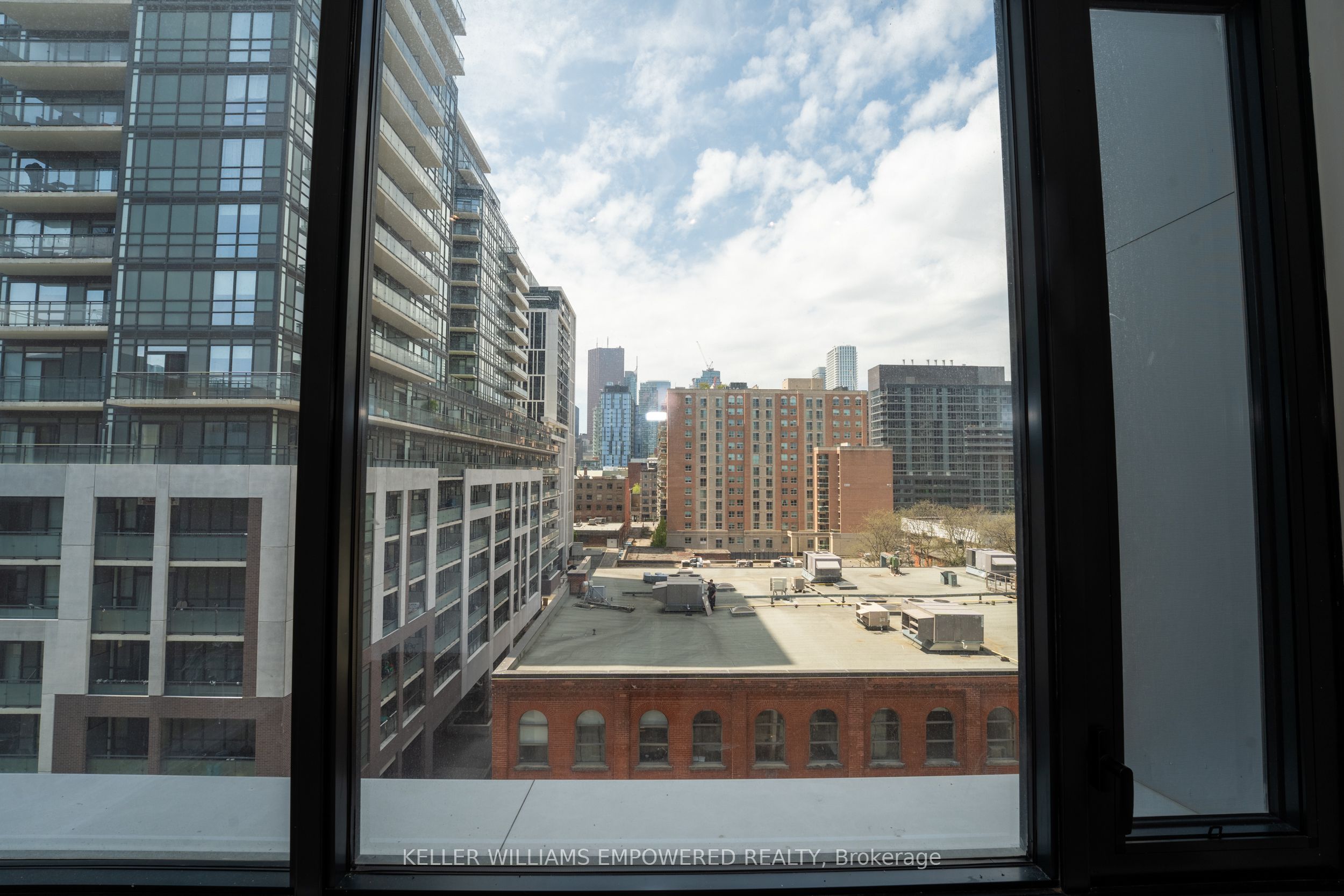 #713 - 55 Ontario Street Property Photo 18