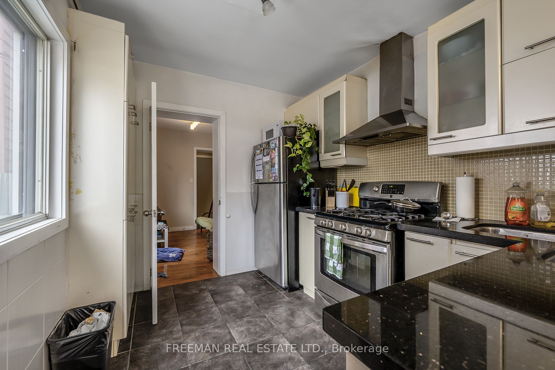 66 Euclid Avenue Property Photo 4