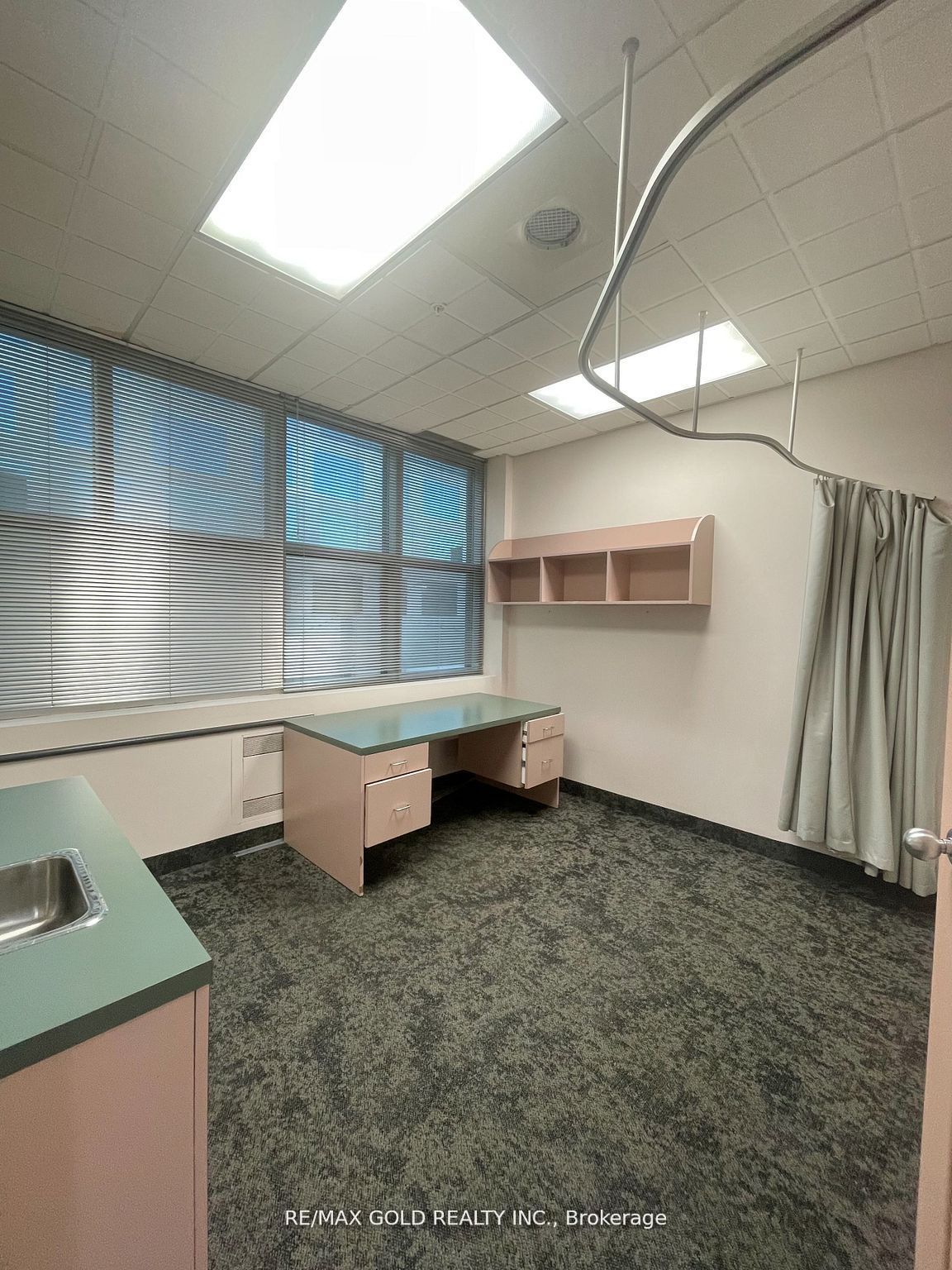 #201 & 301 - 50 St Clair Avenue Property Photo 11
