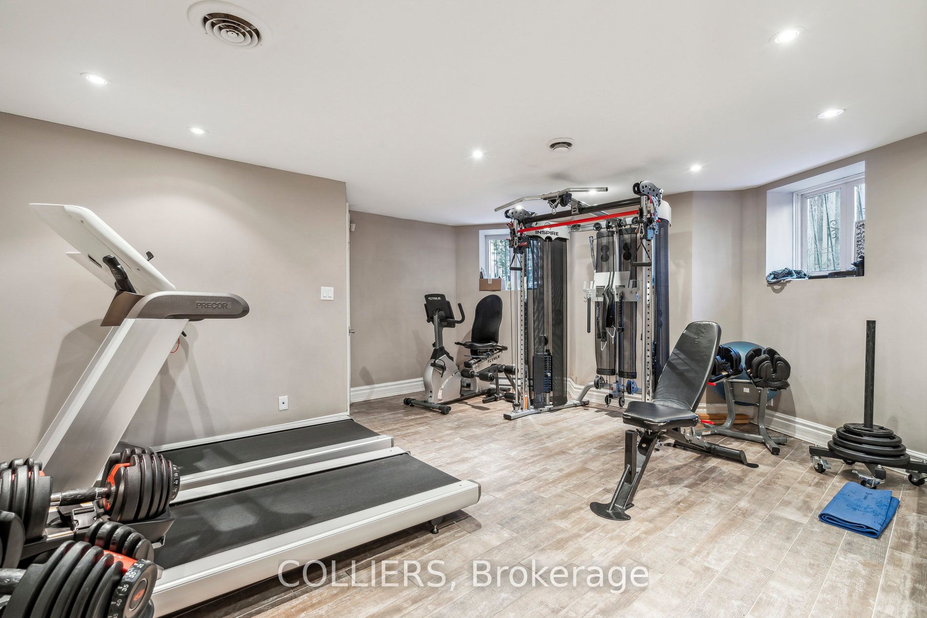 441 Jarvis Street Property Photo 6