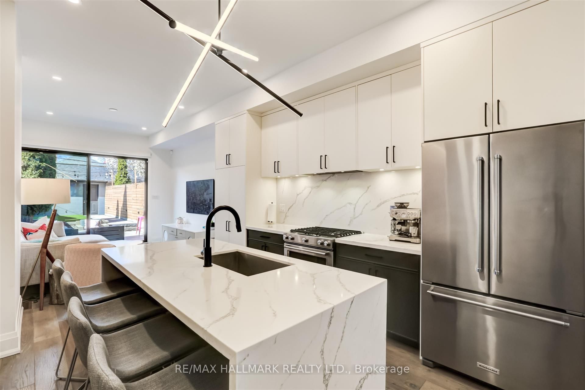 46 Borden Street Property Photo 10