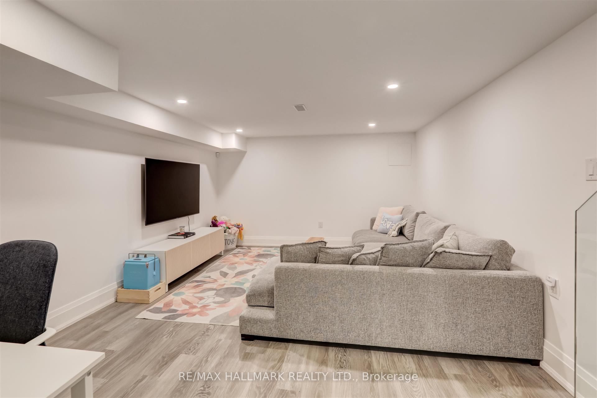 46 Borden Street Property Photo 37