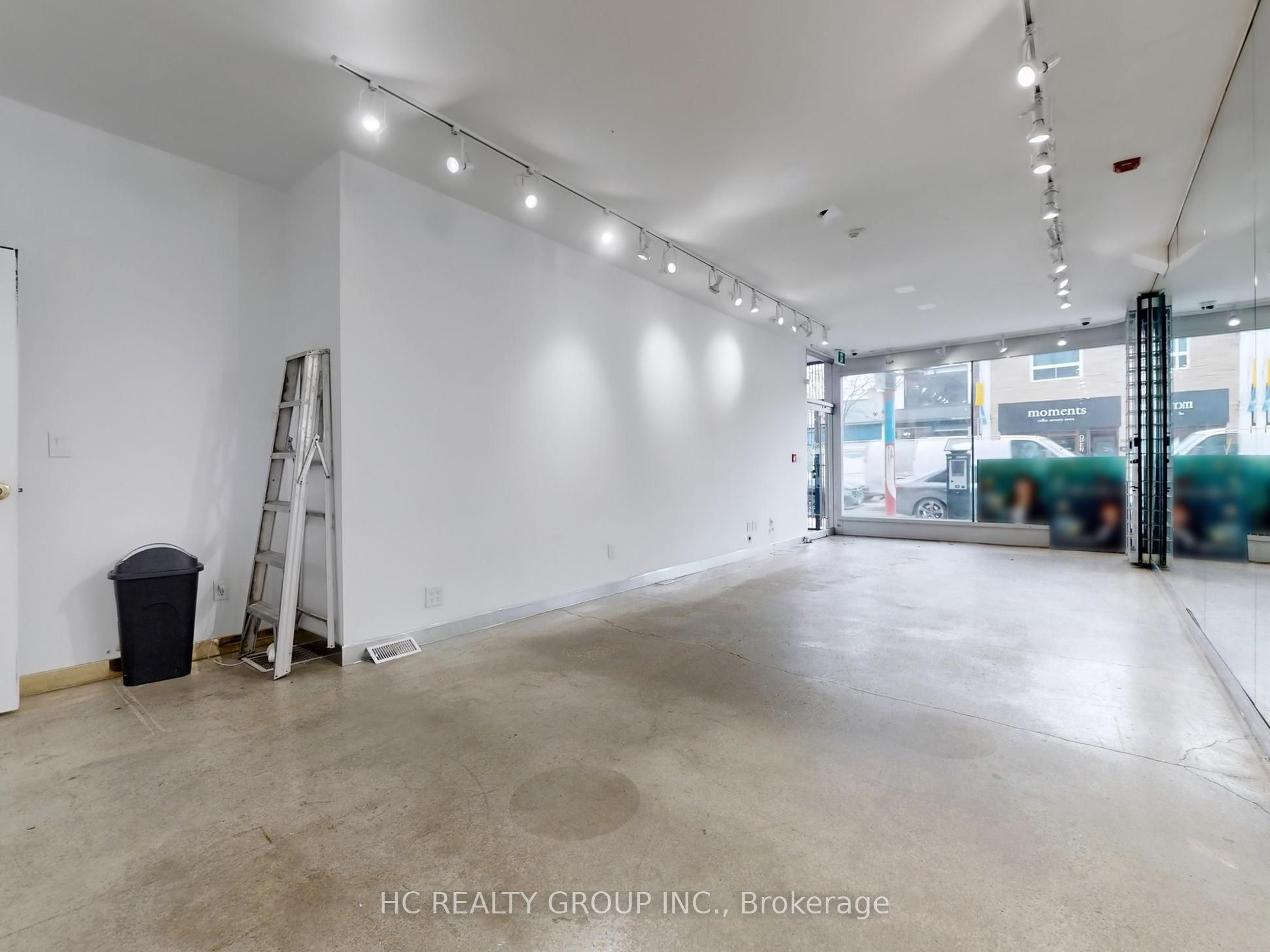 899 Dundas Street Property Photo 6
