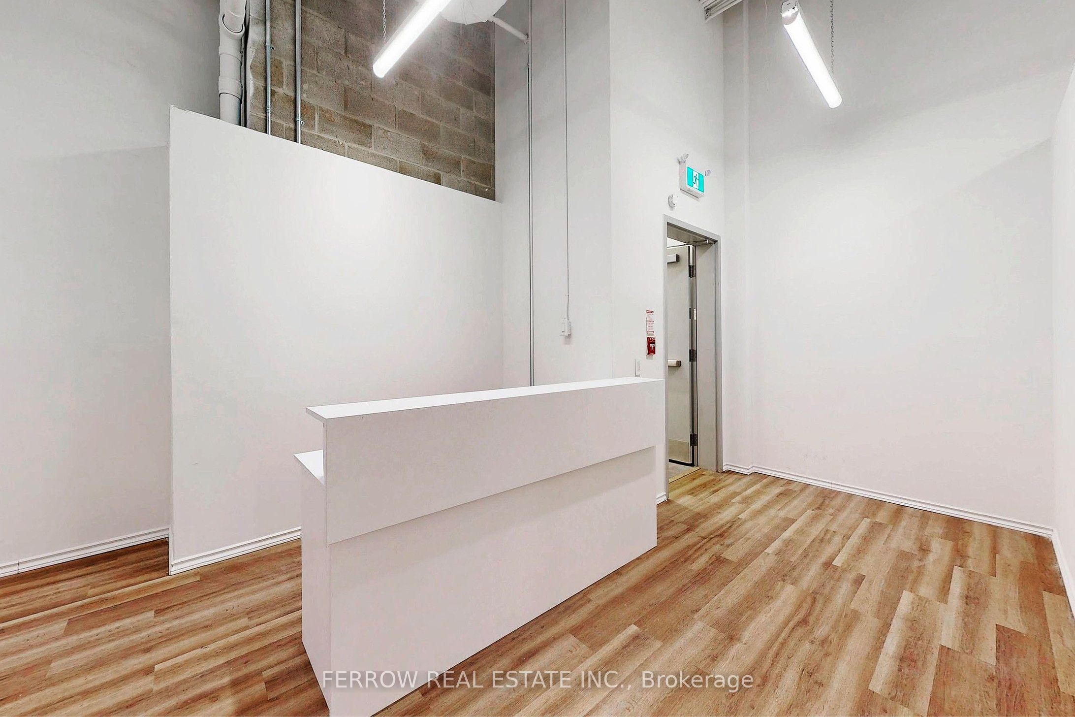 #102 - 336 Queen Street Property Photo 5