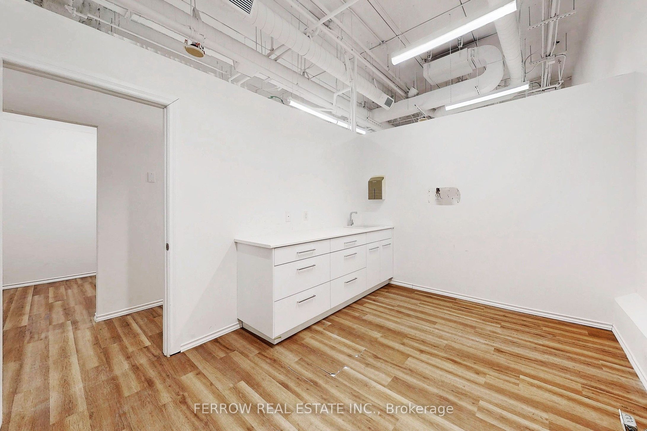 #102 - 336 Queen Street Property Photo 12