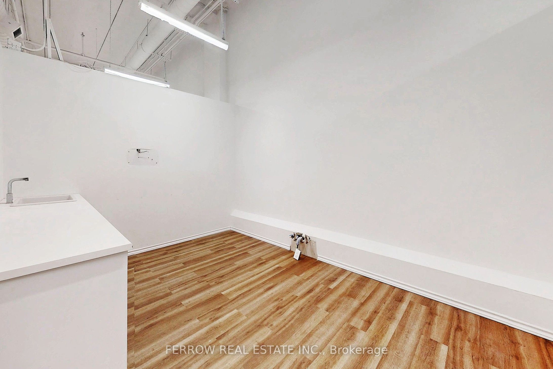 #102 - 336 Queen Street Property Photo 14