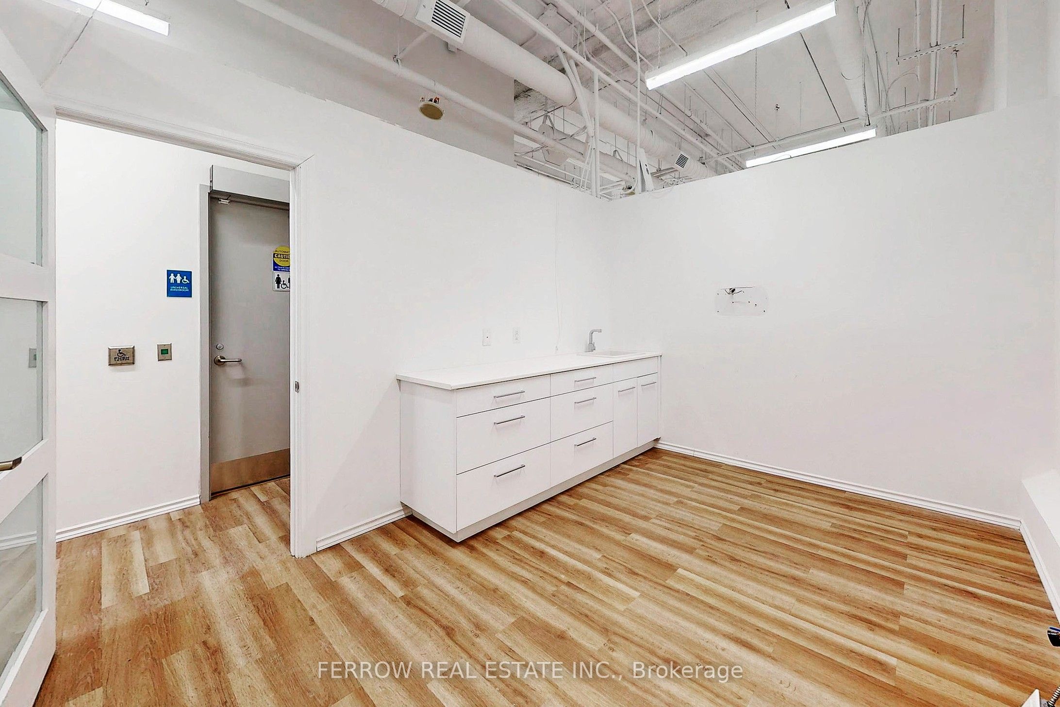 #102 - 336 Queen Street Property Photo 15