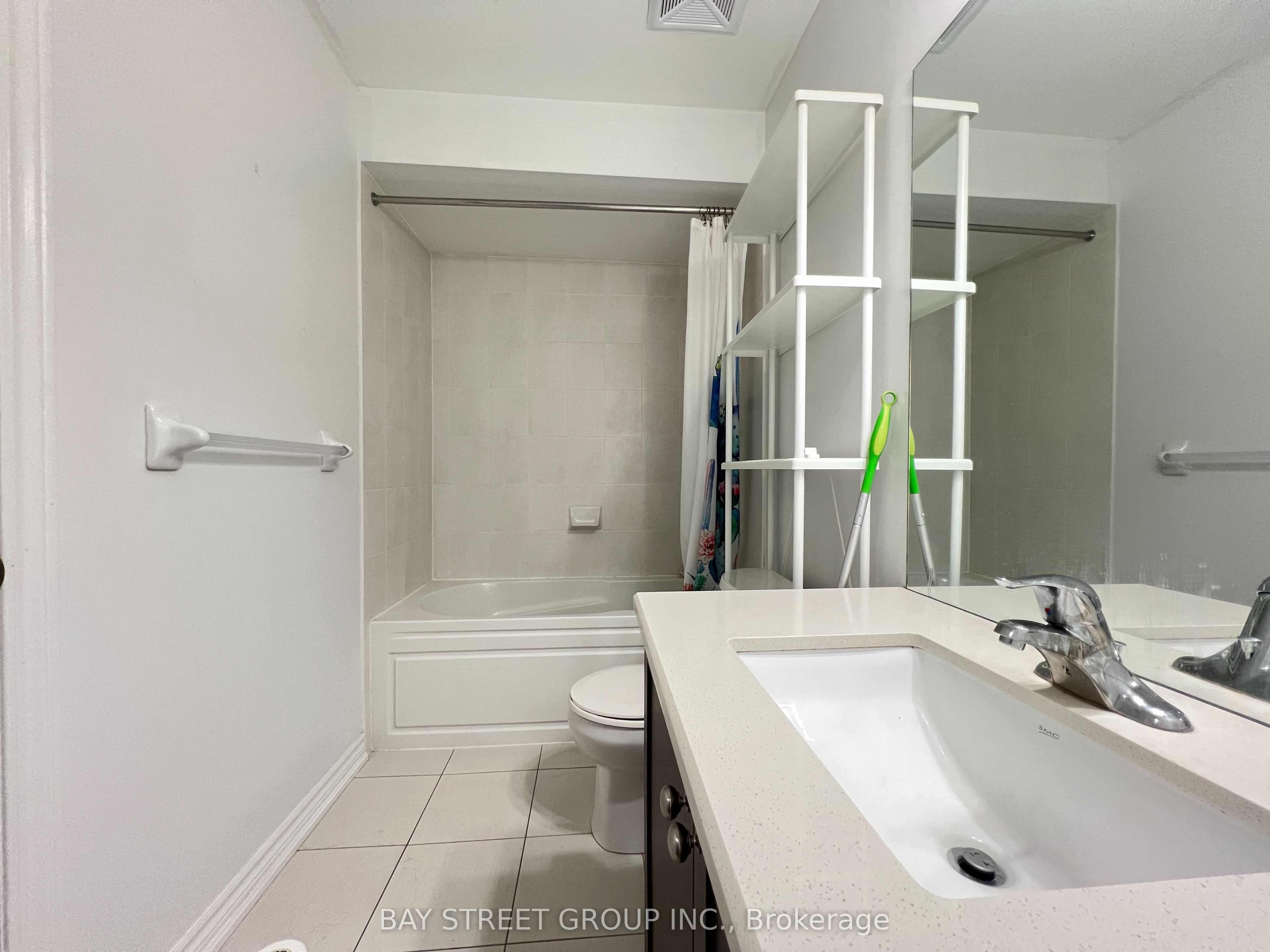 #23 - 39 Drewry Avenue Property Photo 22
