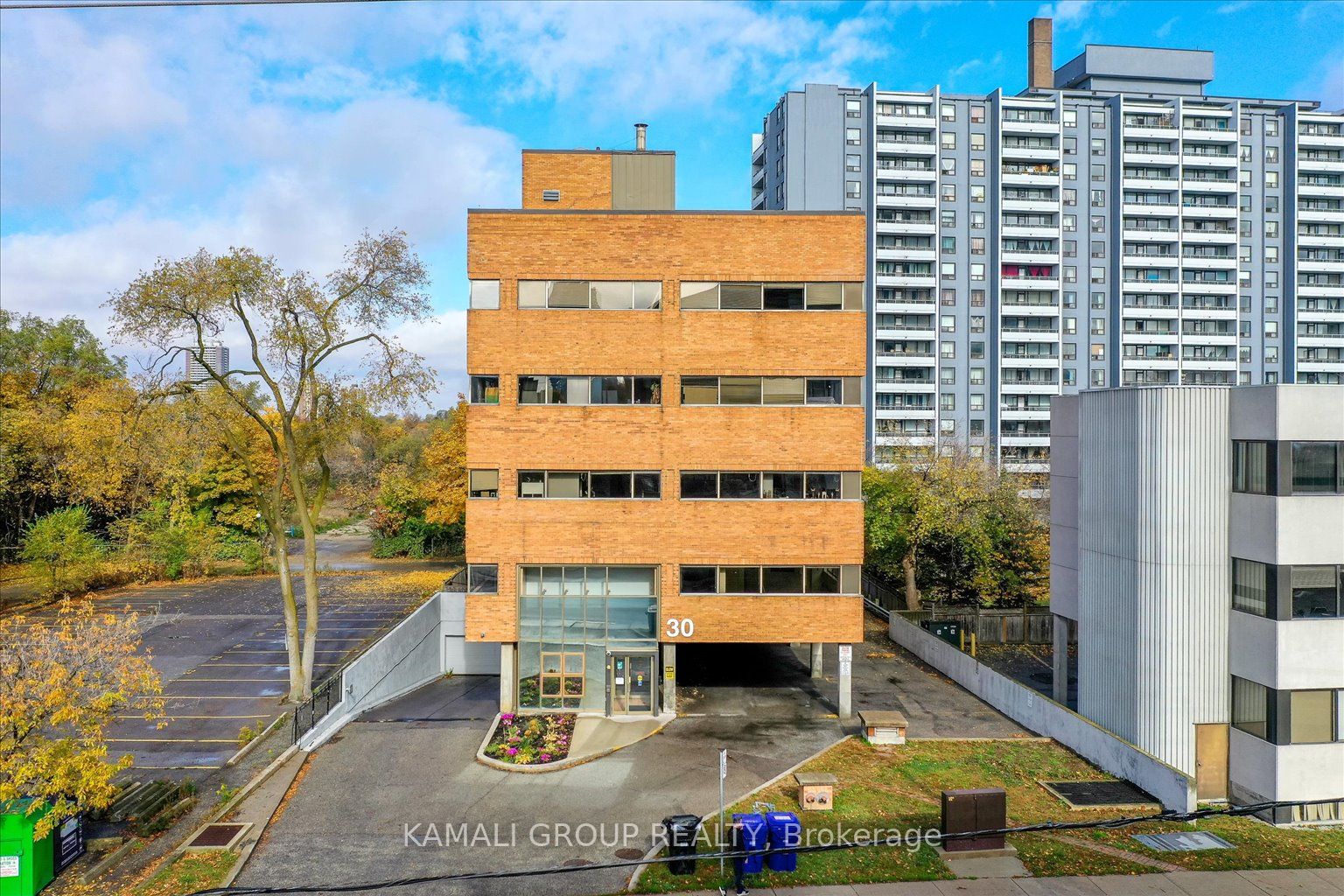 #204 - 30 Drewry Avenue Property Photo 1