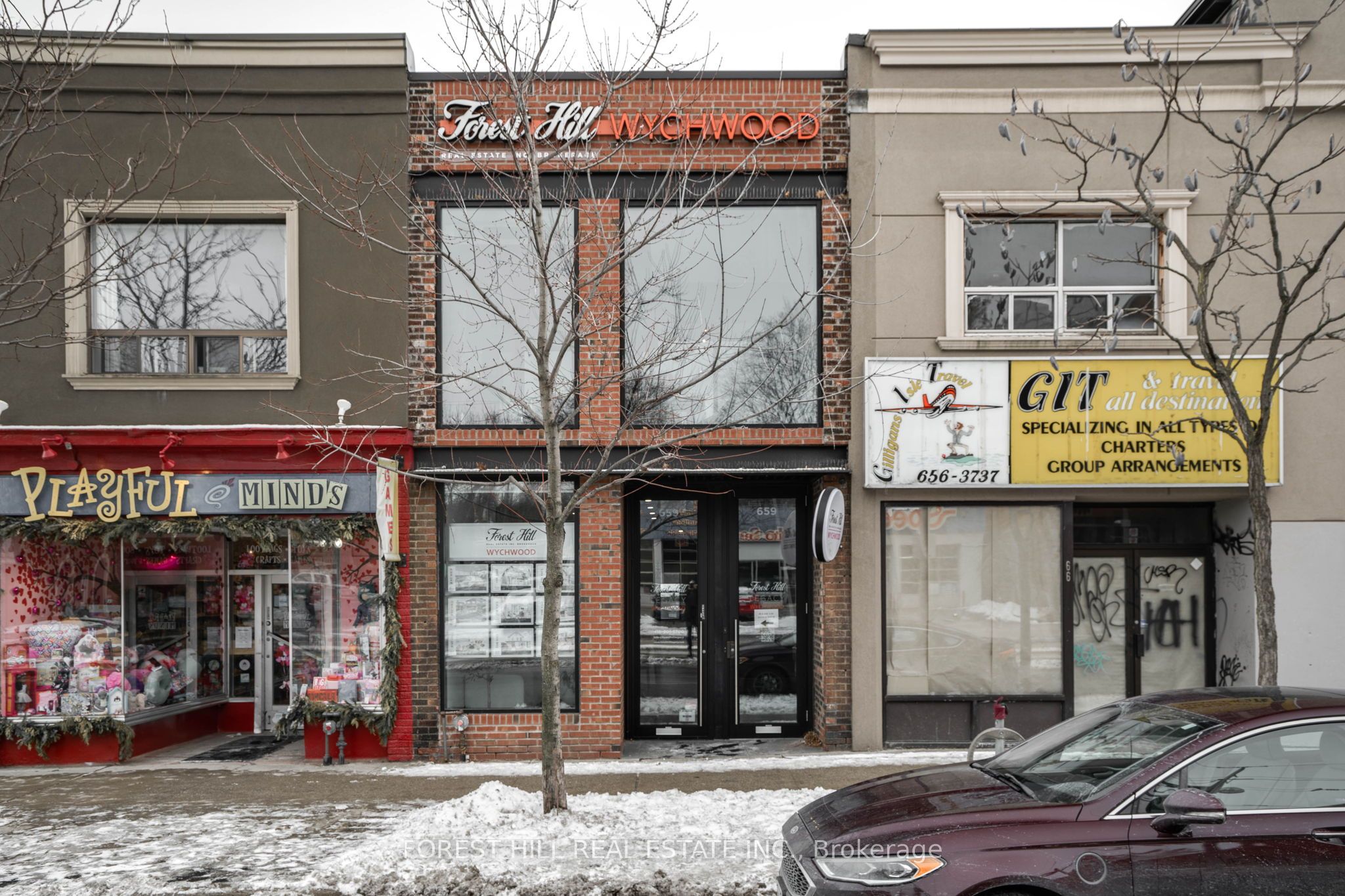 #main Level - 659 St Clair Avenue Property Photo 1