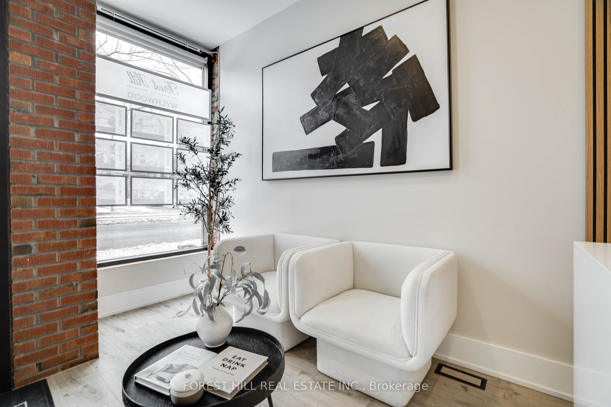 #main Level - 659 St Clair Avenue Property Photo 7