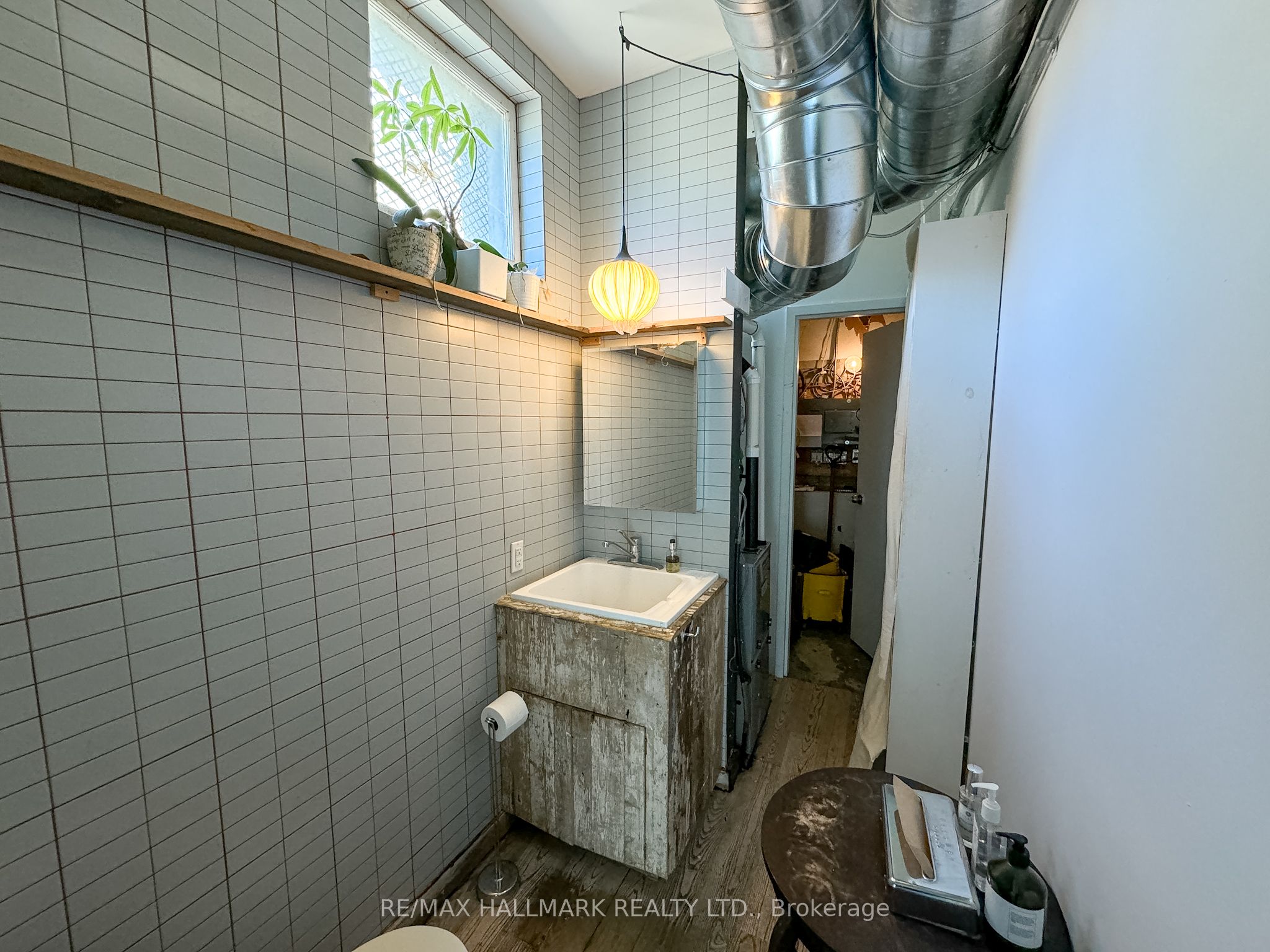 #3- Front Unit - 367 Dupont Street Property Photo 16