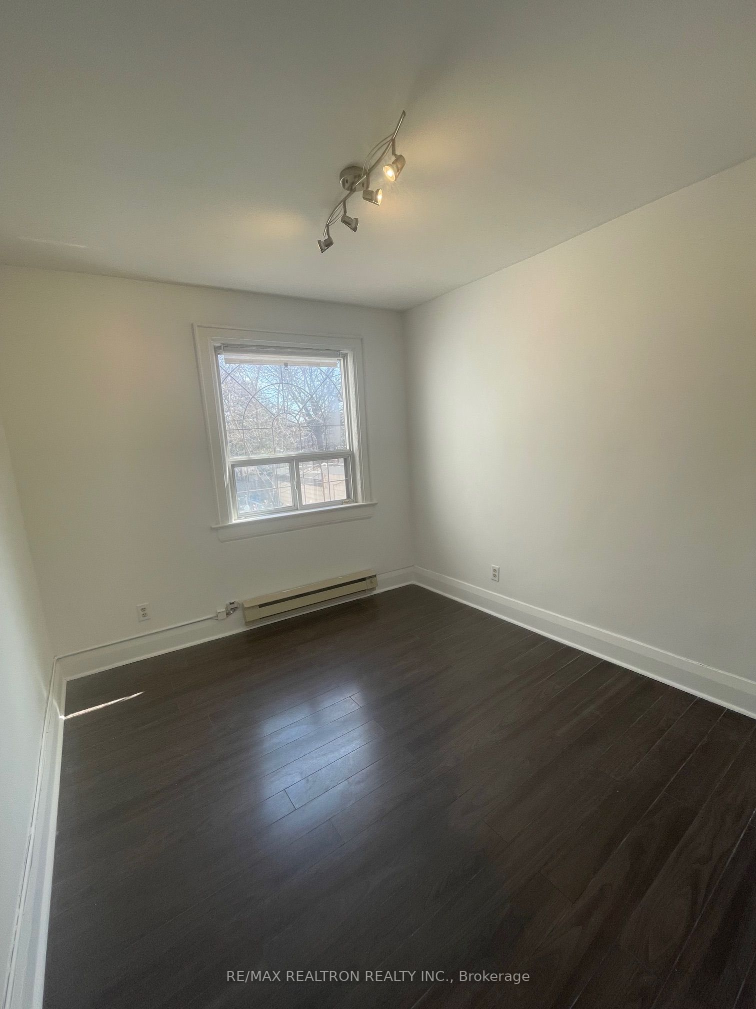 3331a Yonge Street Property Photo 7