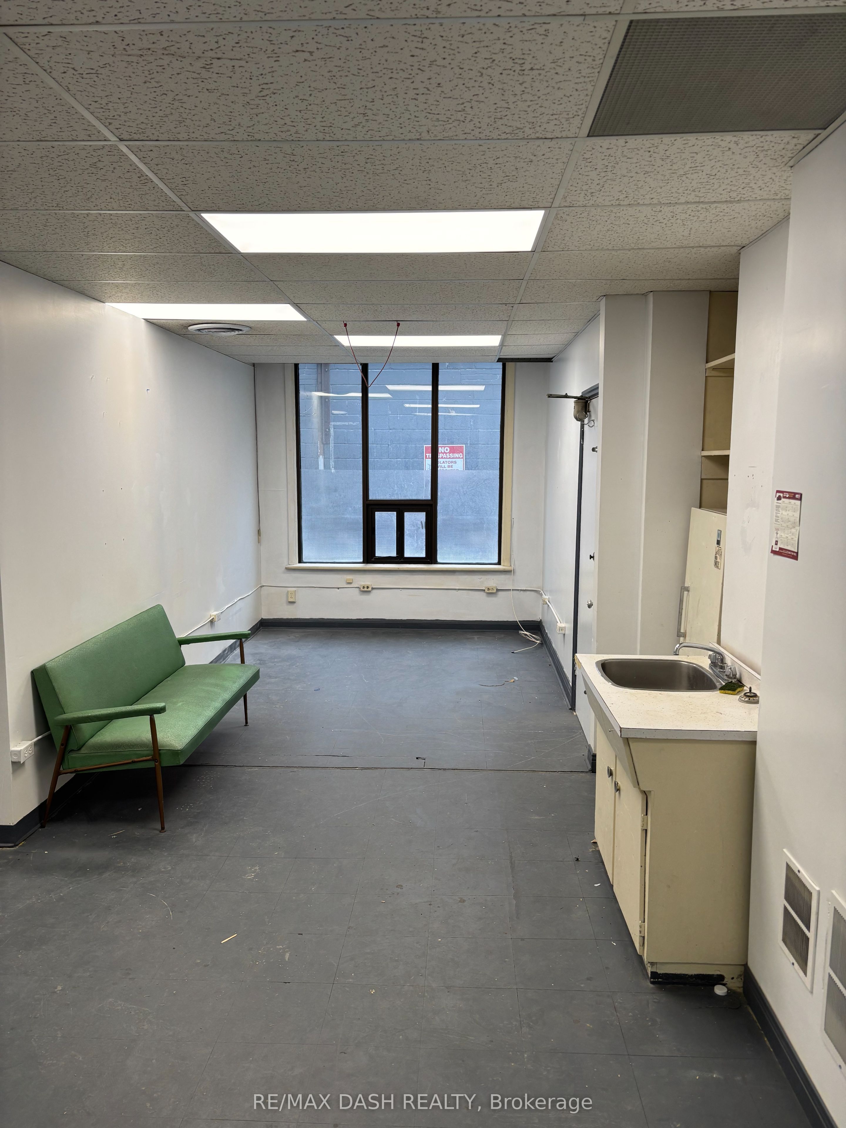 #103 - 7 Pleasant Boulevard Property Photo 2