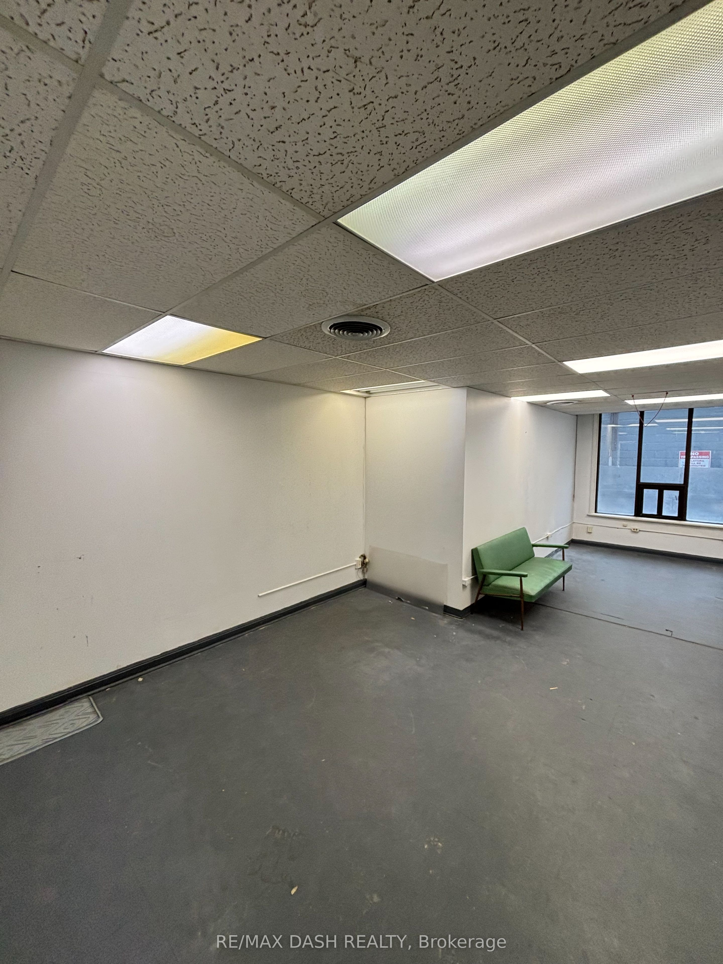 #103 - 7 Pleasant Boulevard Property Photo 3