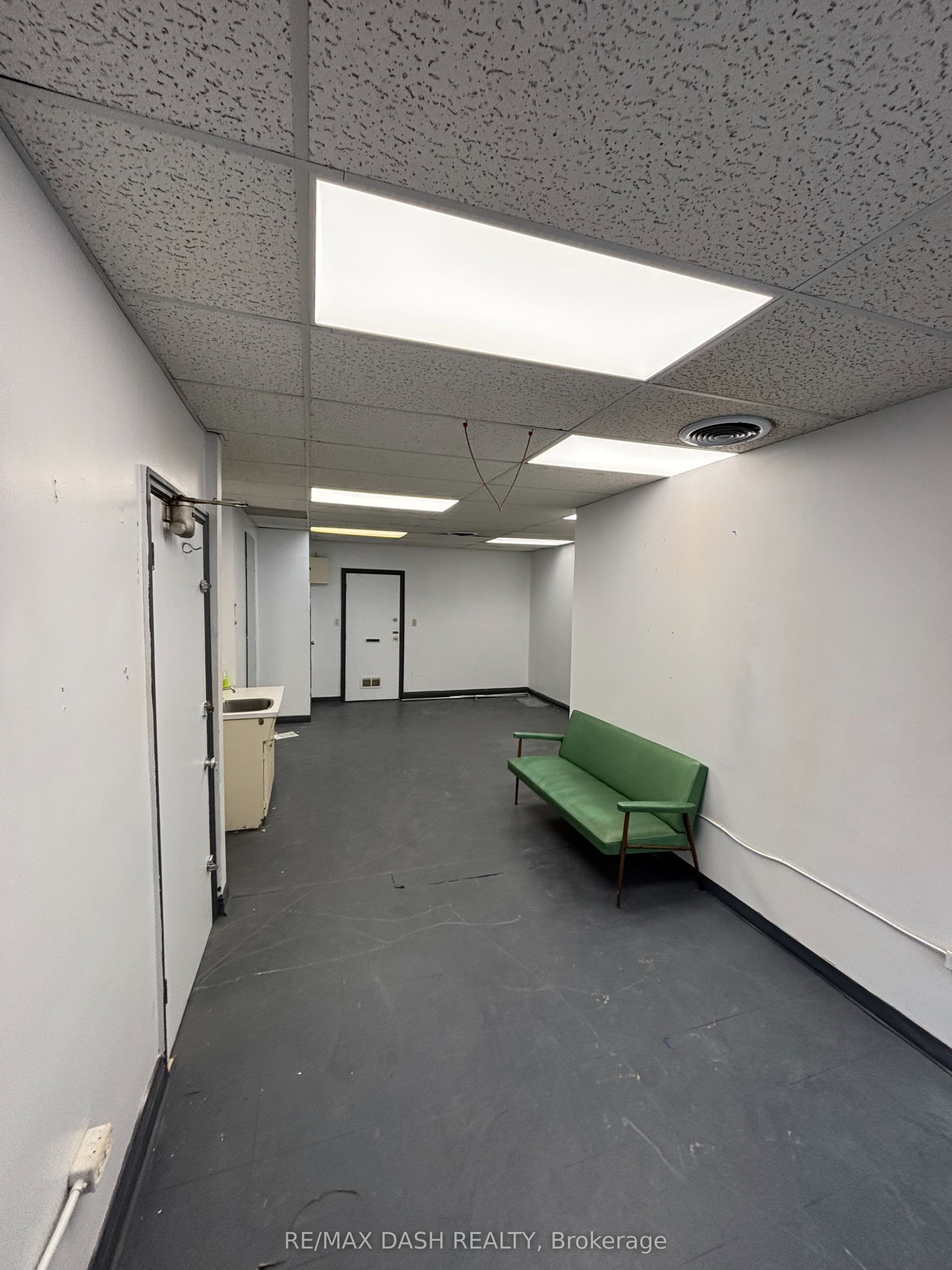 #103 - 7 Pleasant Boulevard Property Photo 4