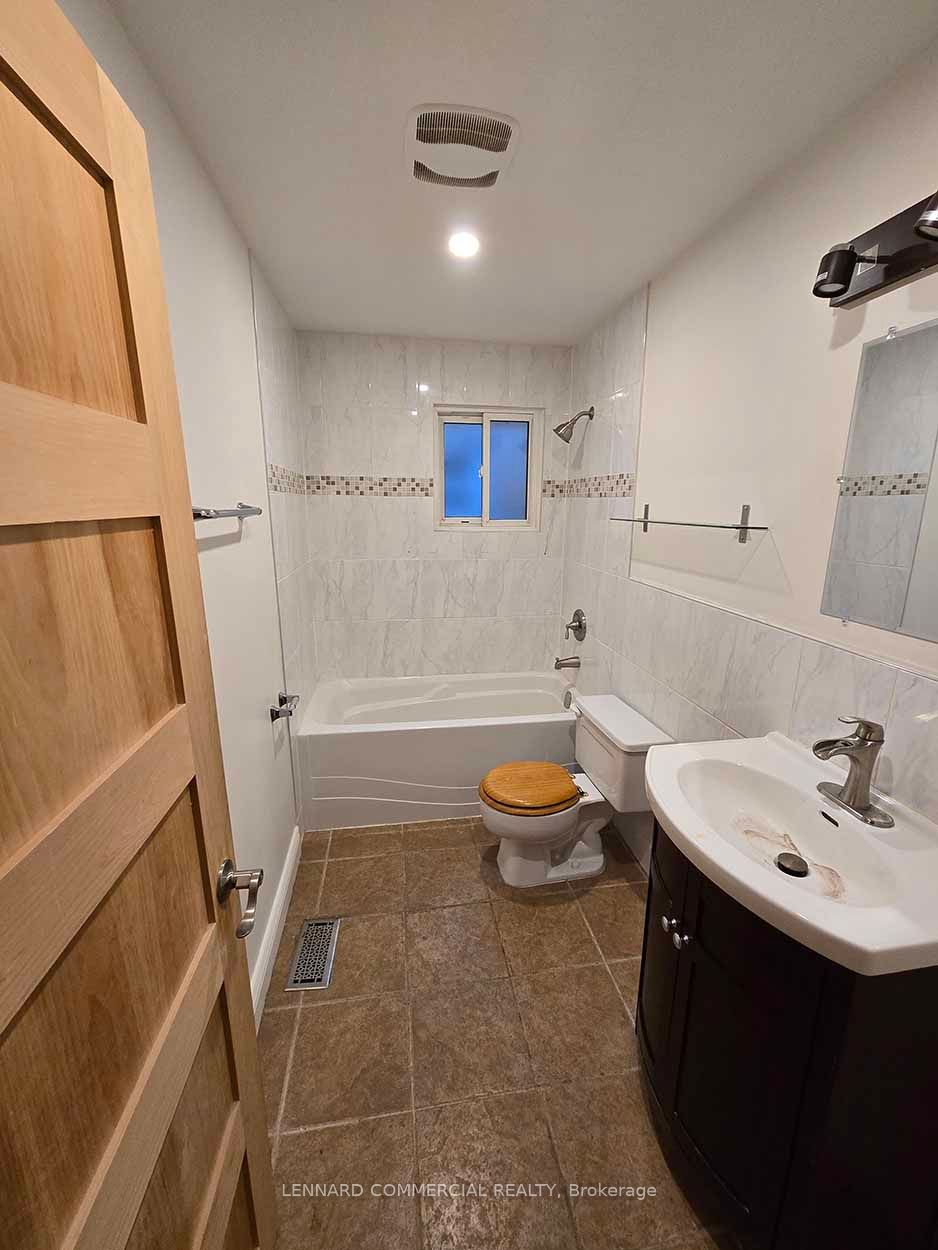805 St Clair Avenue Property Photo 8