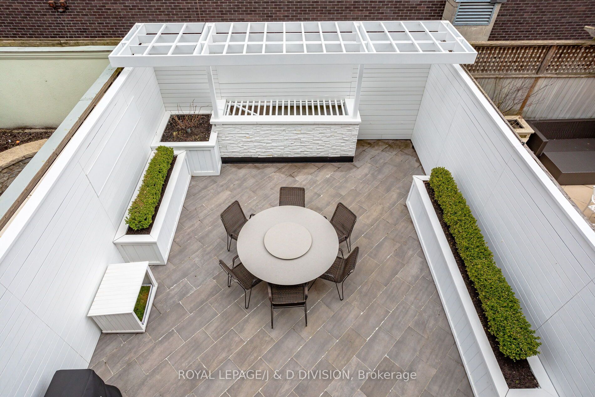 33 Webster Avenue Property Photo 17