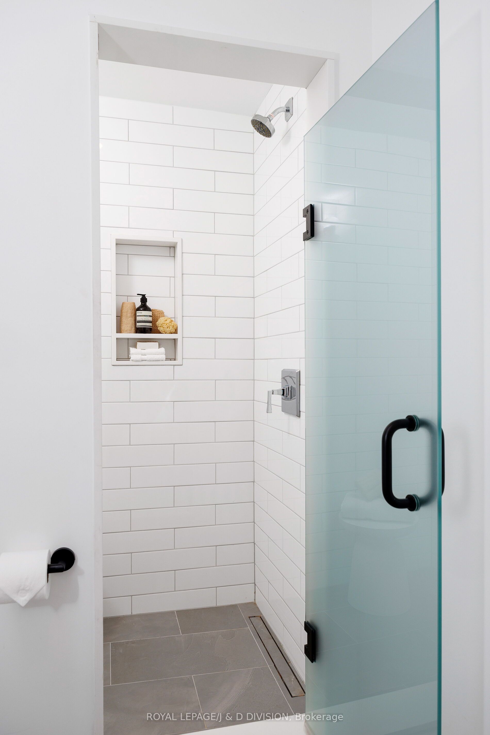 33 Webster Avenue Property Photo 32