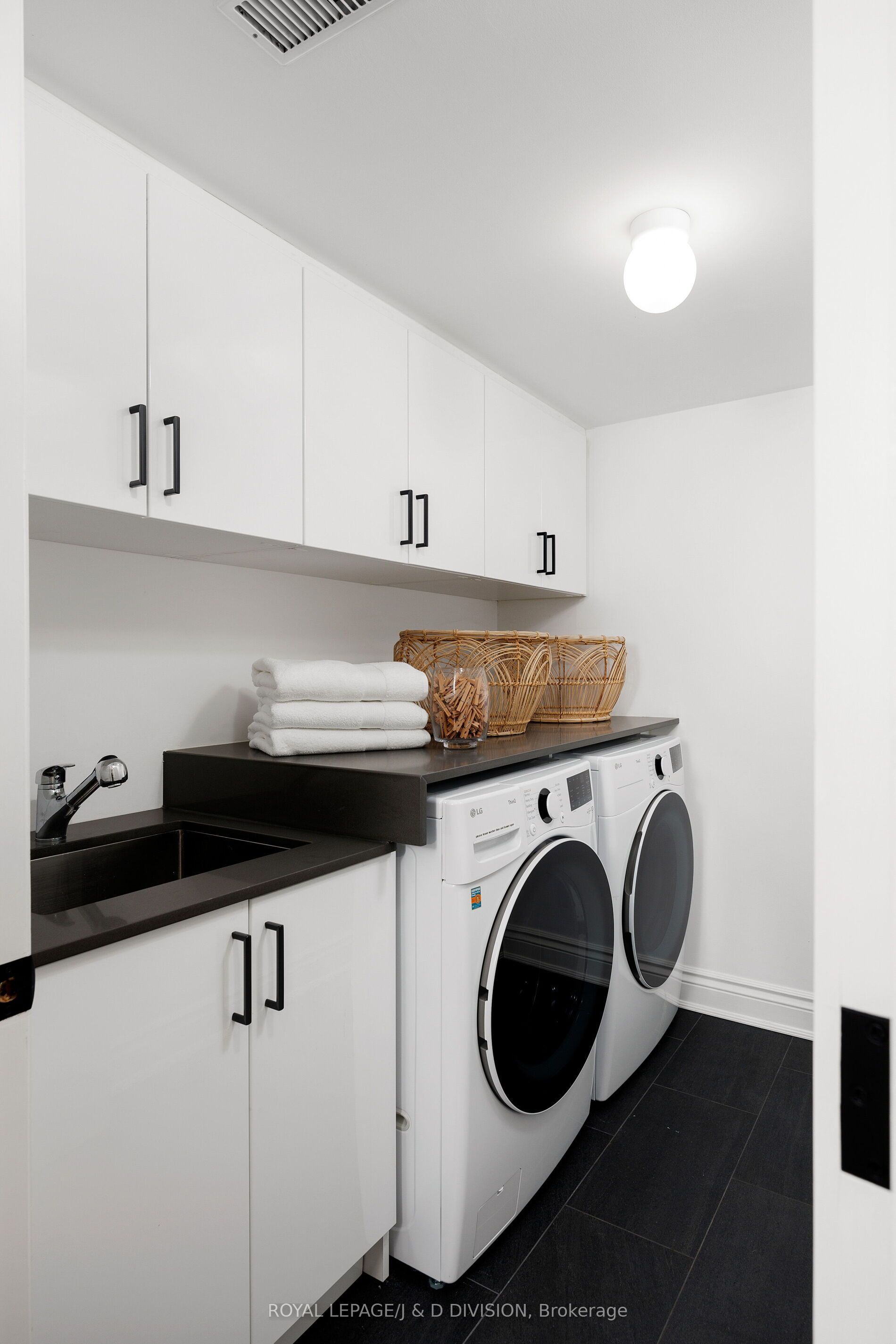33 Webster Avenue Property Photo 43