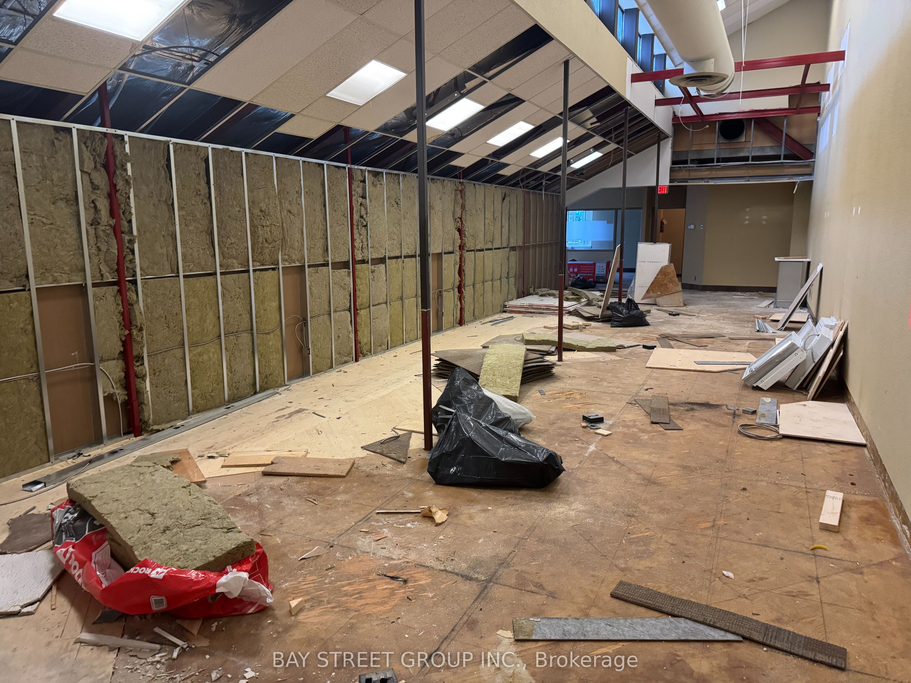 #2nd Fl - 648 Spadina Avenue Property Photo 3