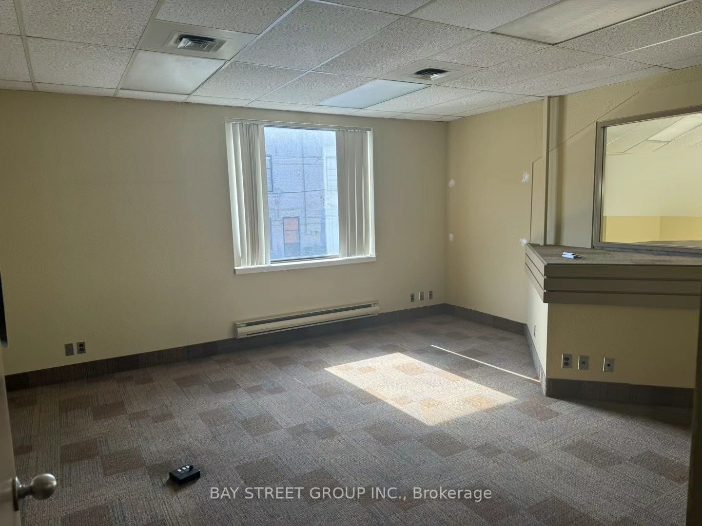 #2nd Fl - 648 Spadina Avenue Property Photo 8