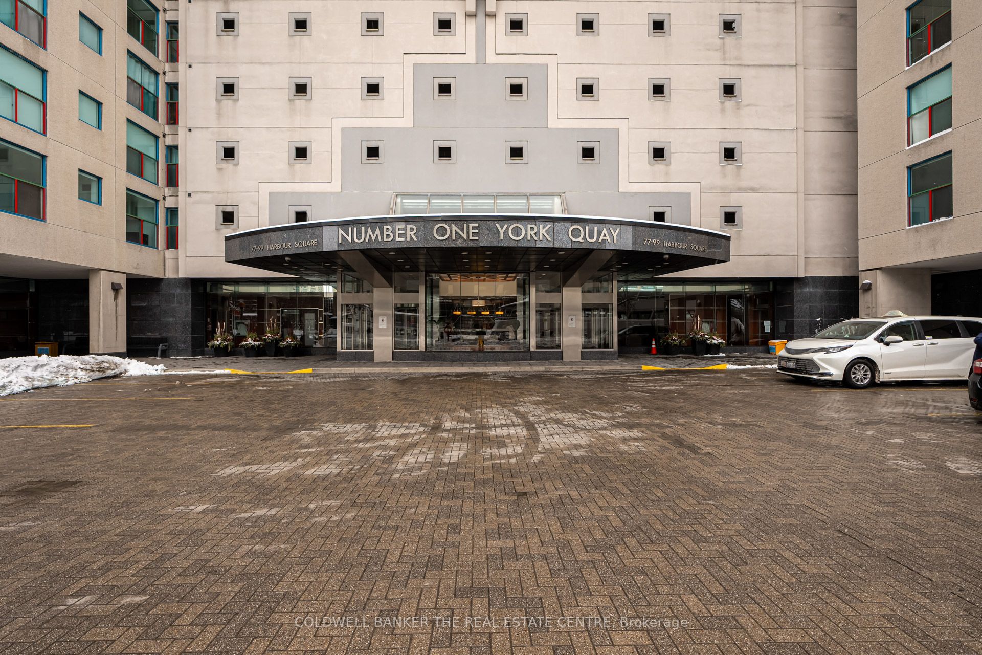 #706 - 99 Harbour Square Property Photo 21