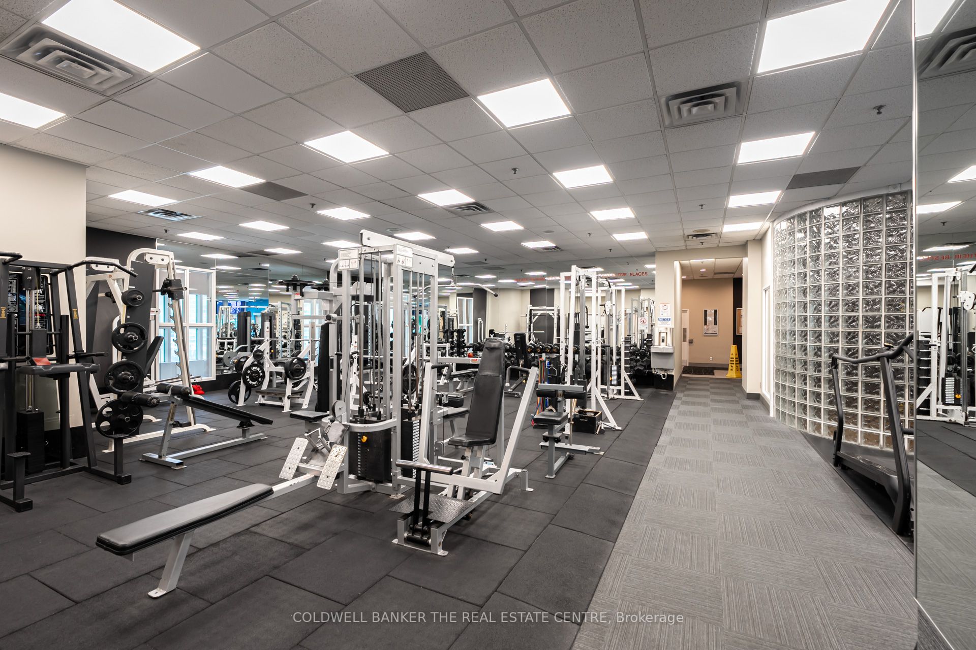 #706 - 99 Harbour Square Property Photo 24