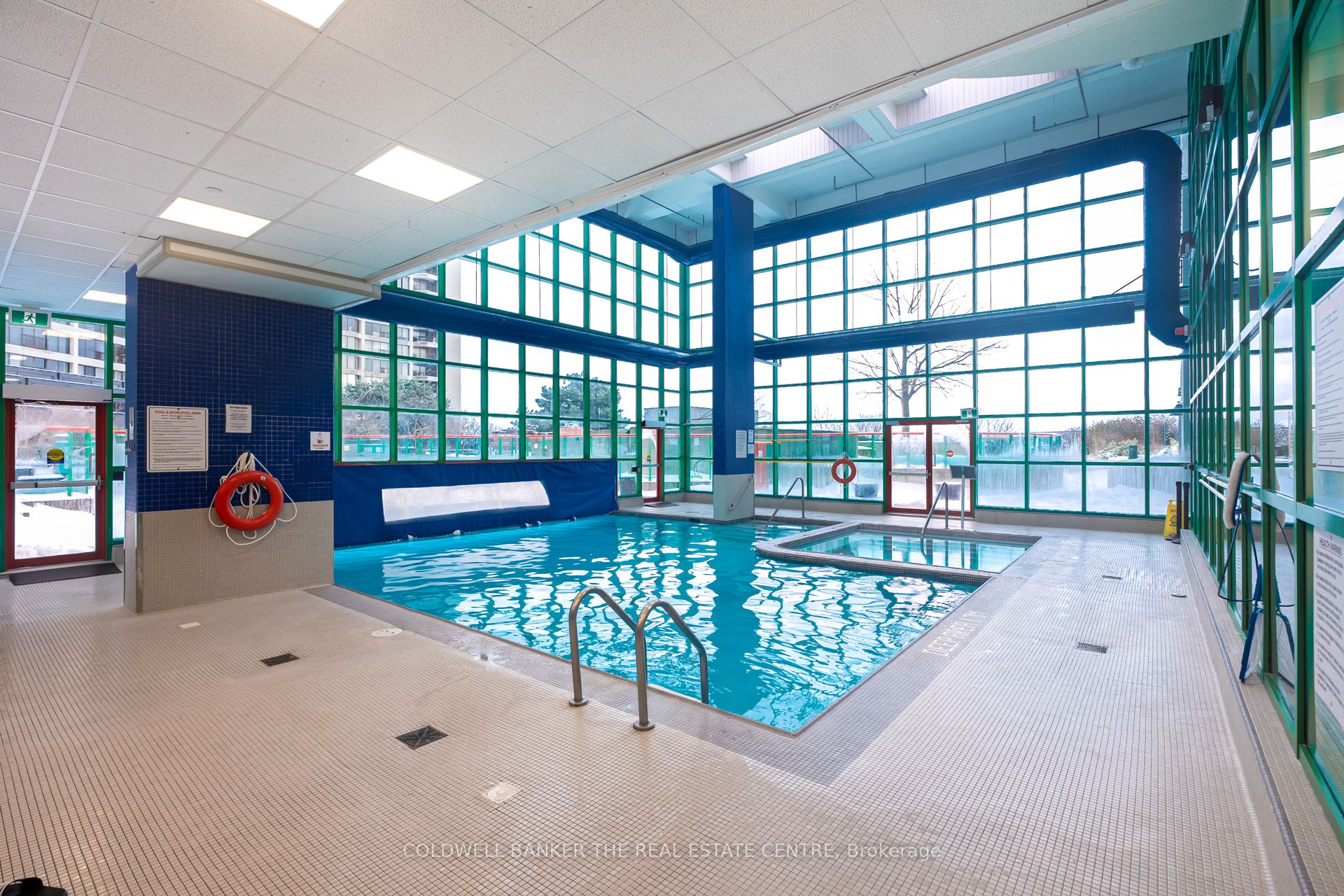 #706 - 99 Harbour Square Property Photo 26