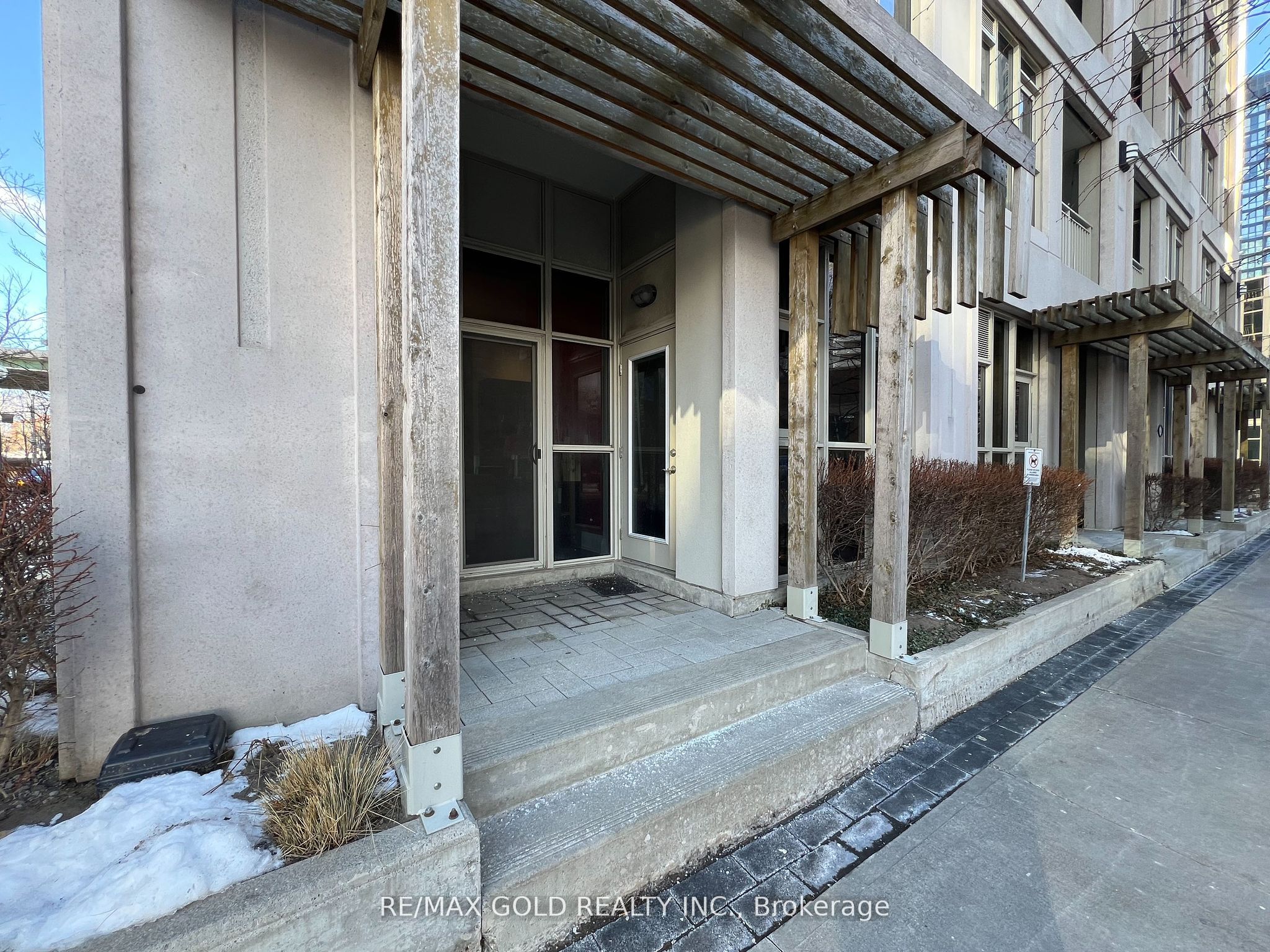 #108 - 23 Bastion Street Property Photo 2