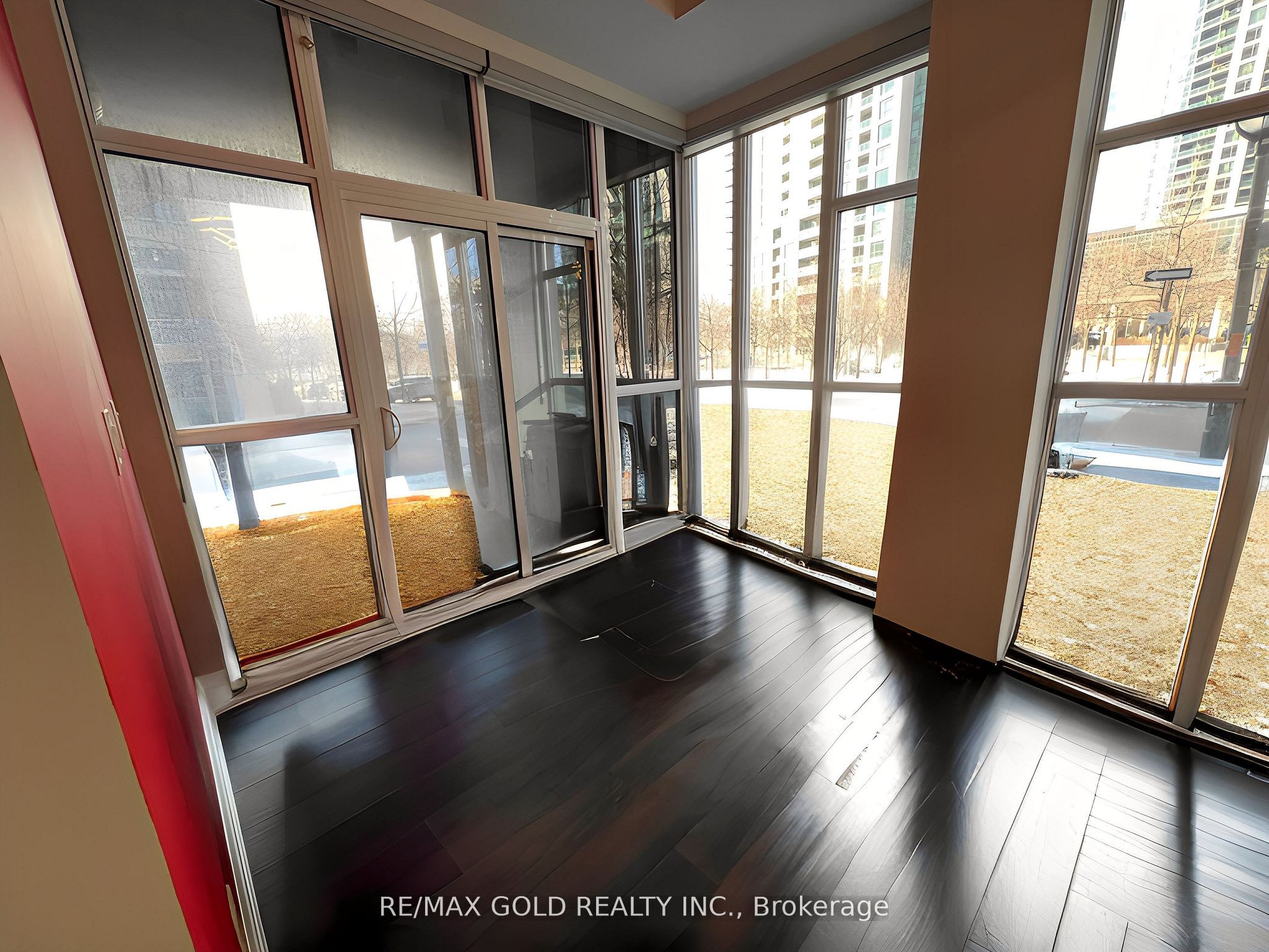 #108 - 23 Bastion Street Property Photo 6