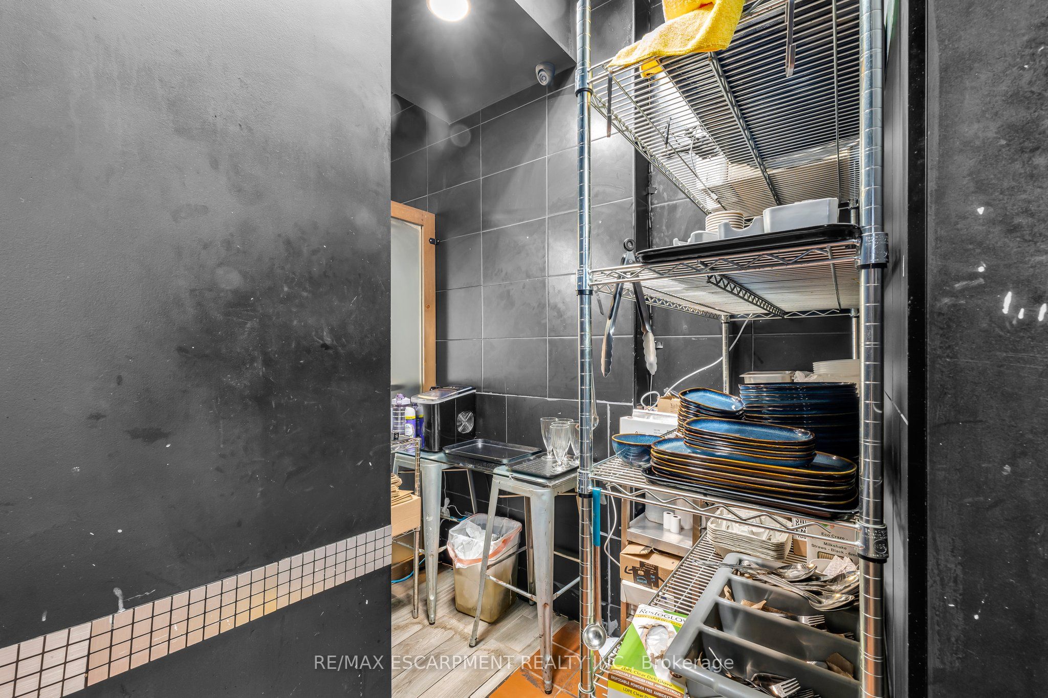 628 King Street Property Photo 14