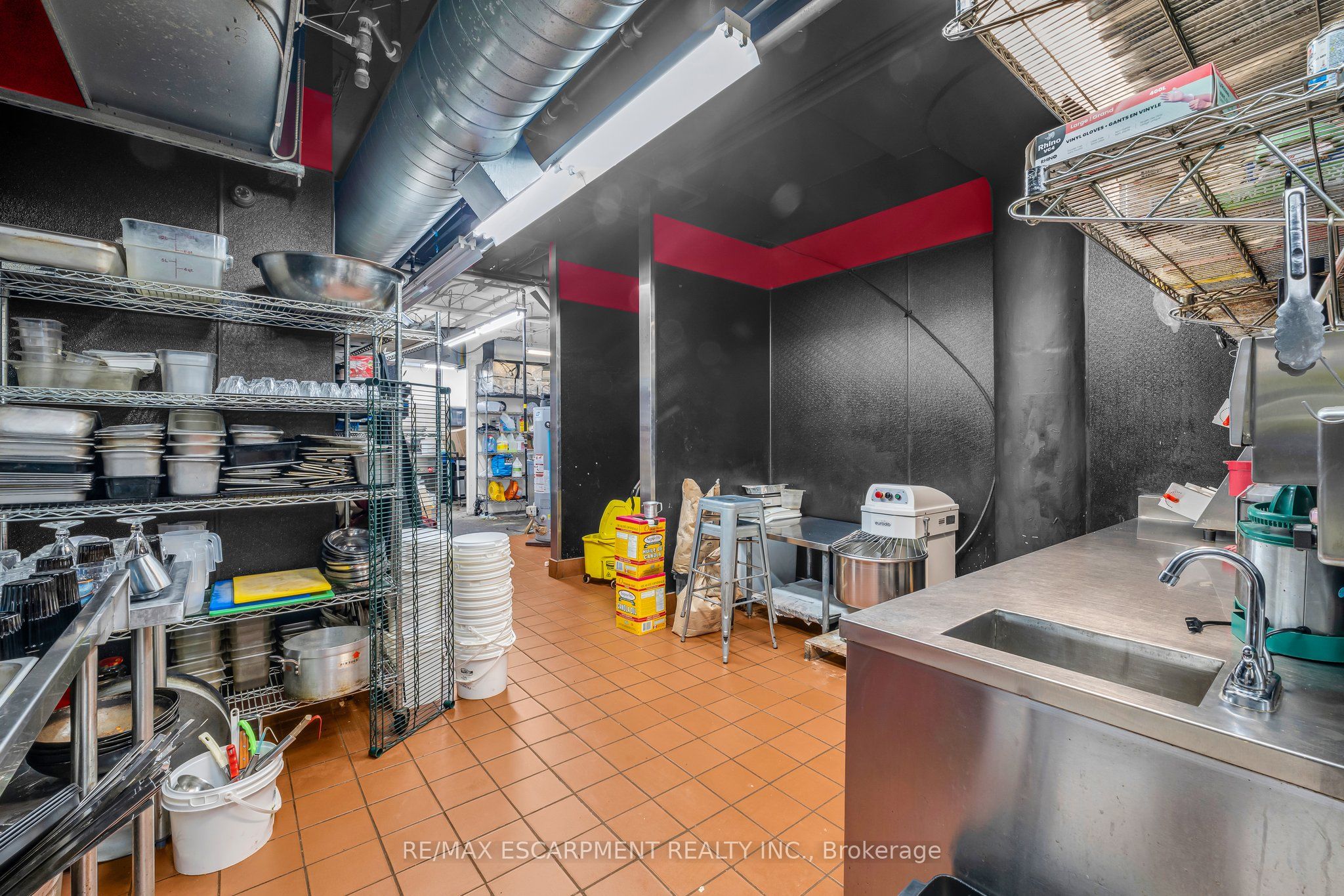 628 King Street Property Photo 19