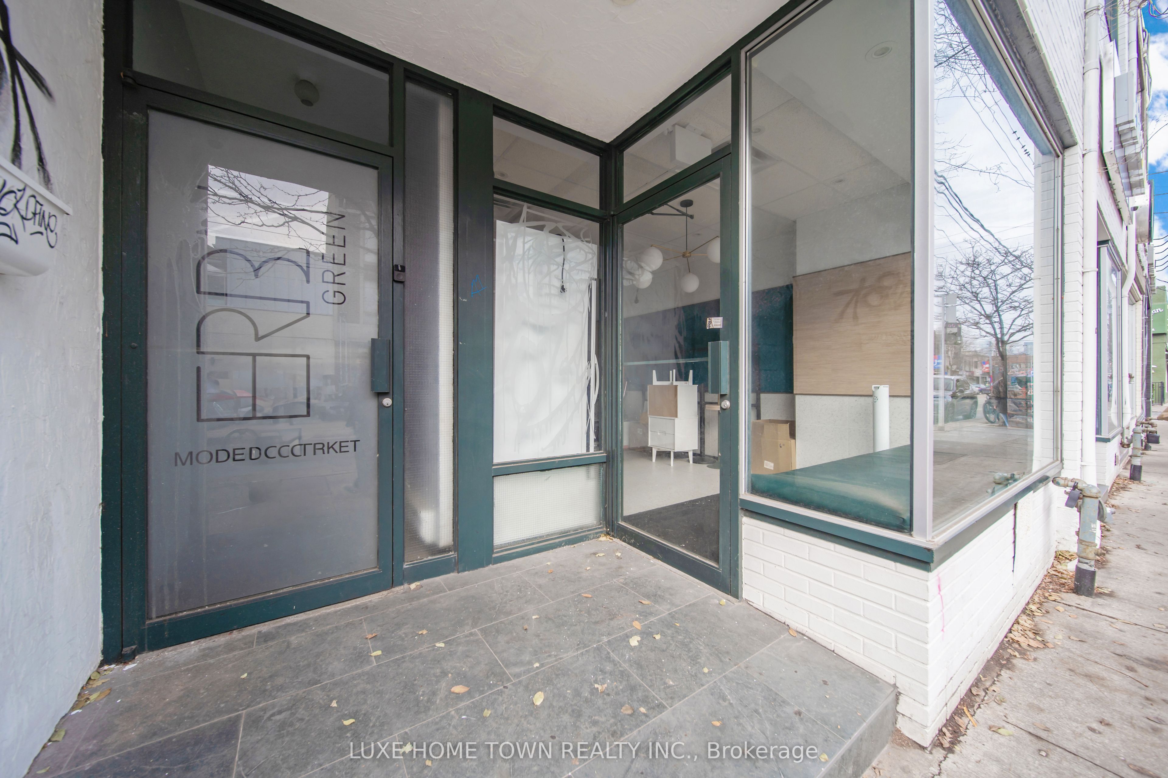 844 Dundas Street Property Photo 4
