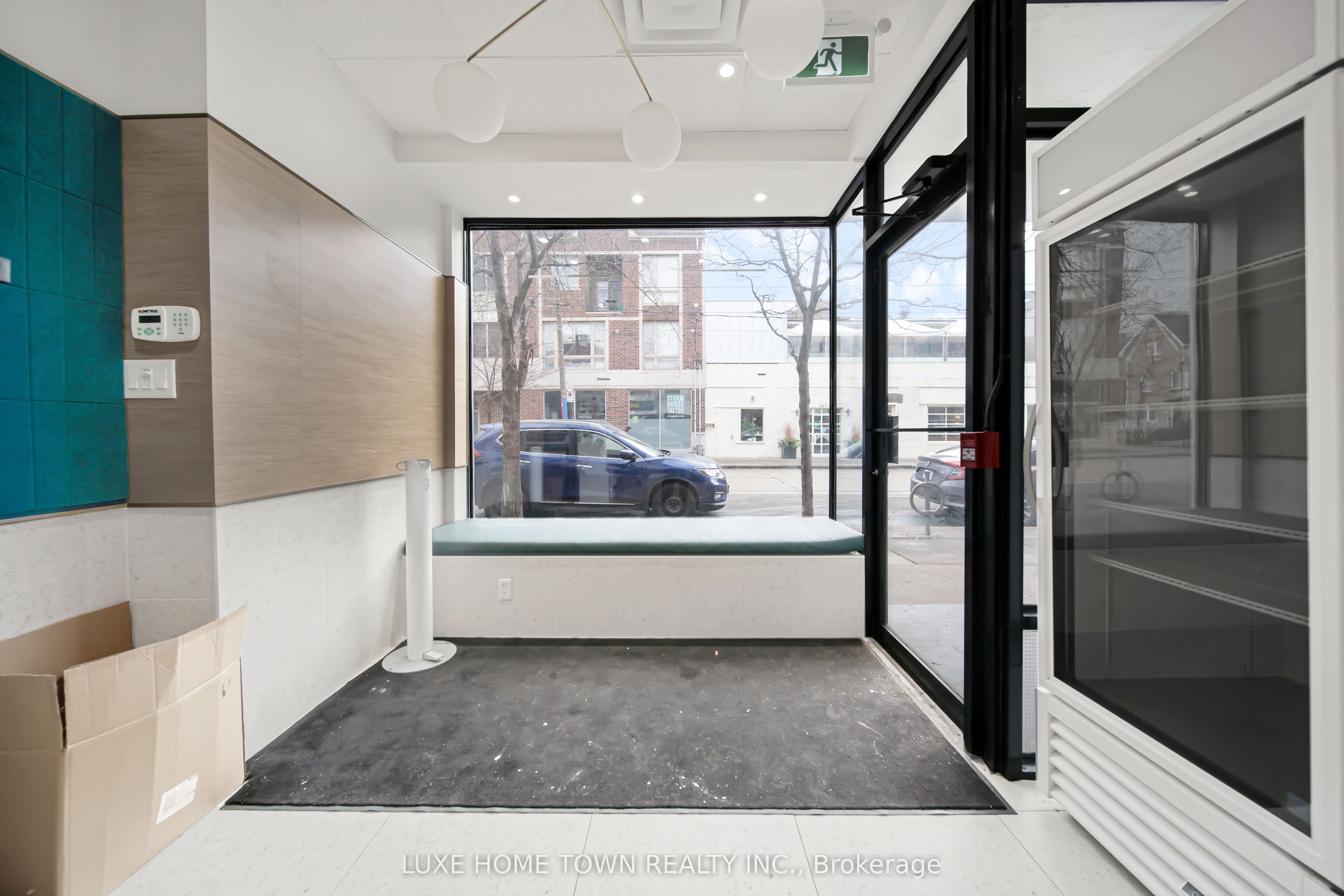 844 Dundas Street Property Photo 6