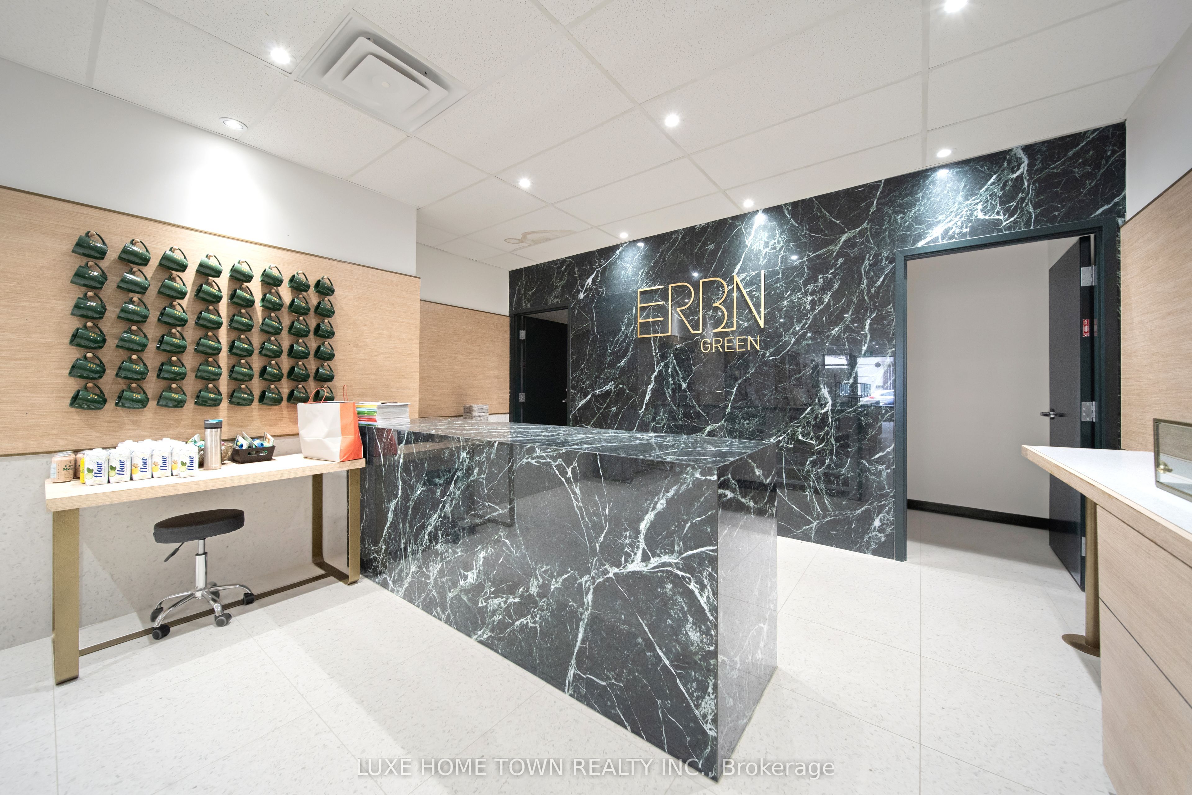 844 Dundas Street Property Photo 7
