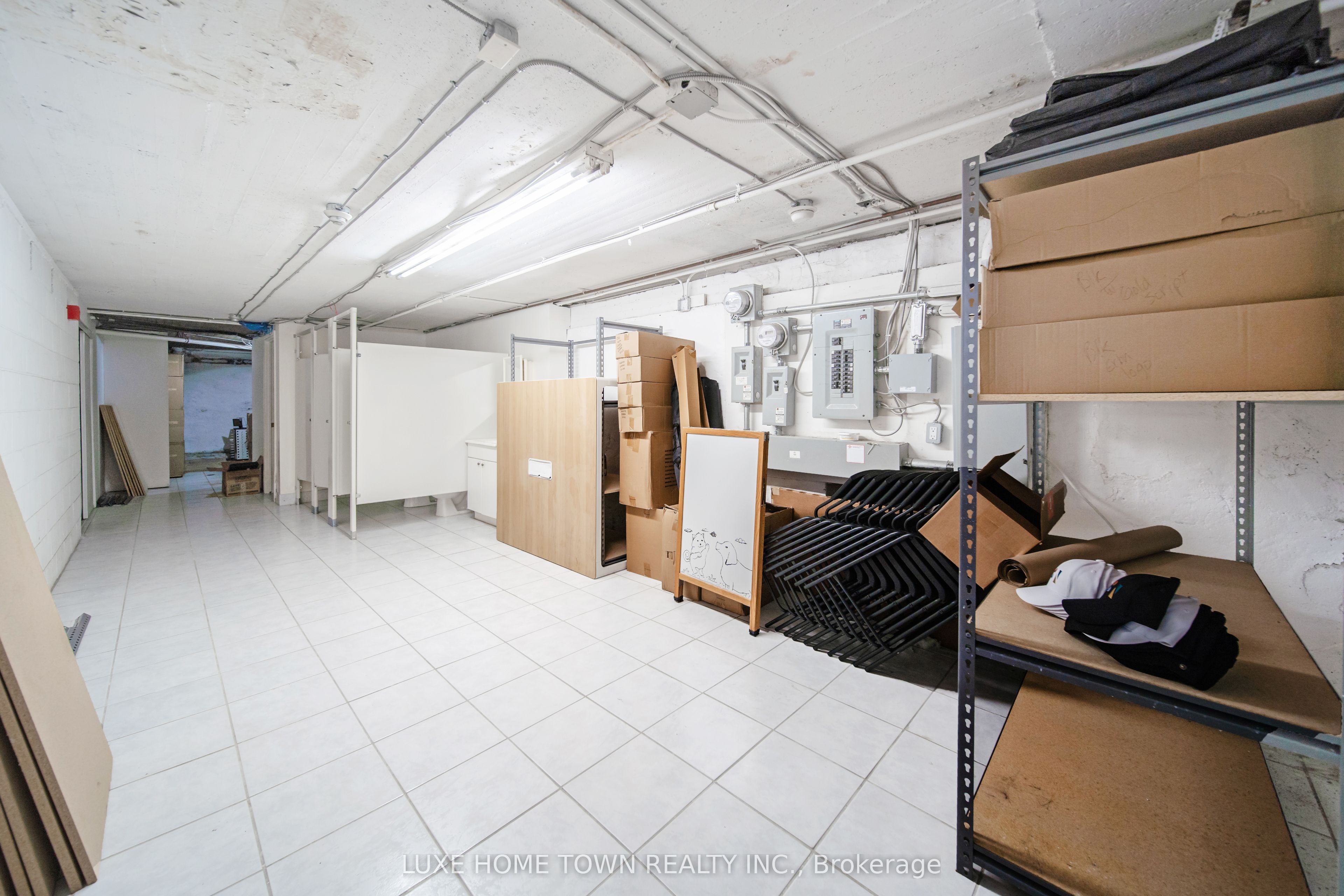 844 Dundas Street Property Photo 22