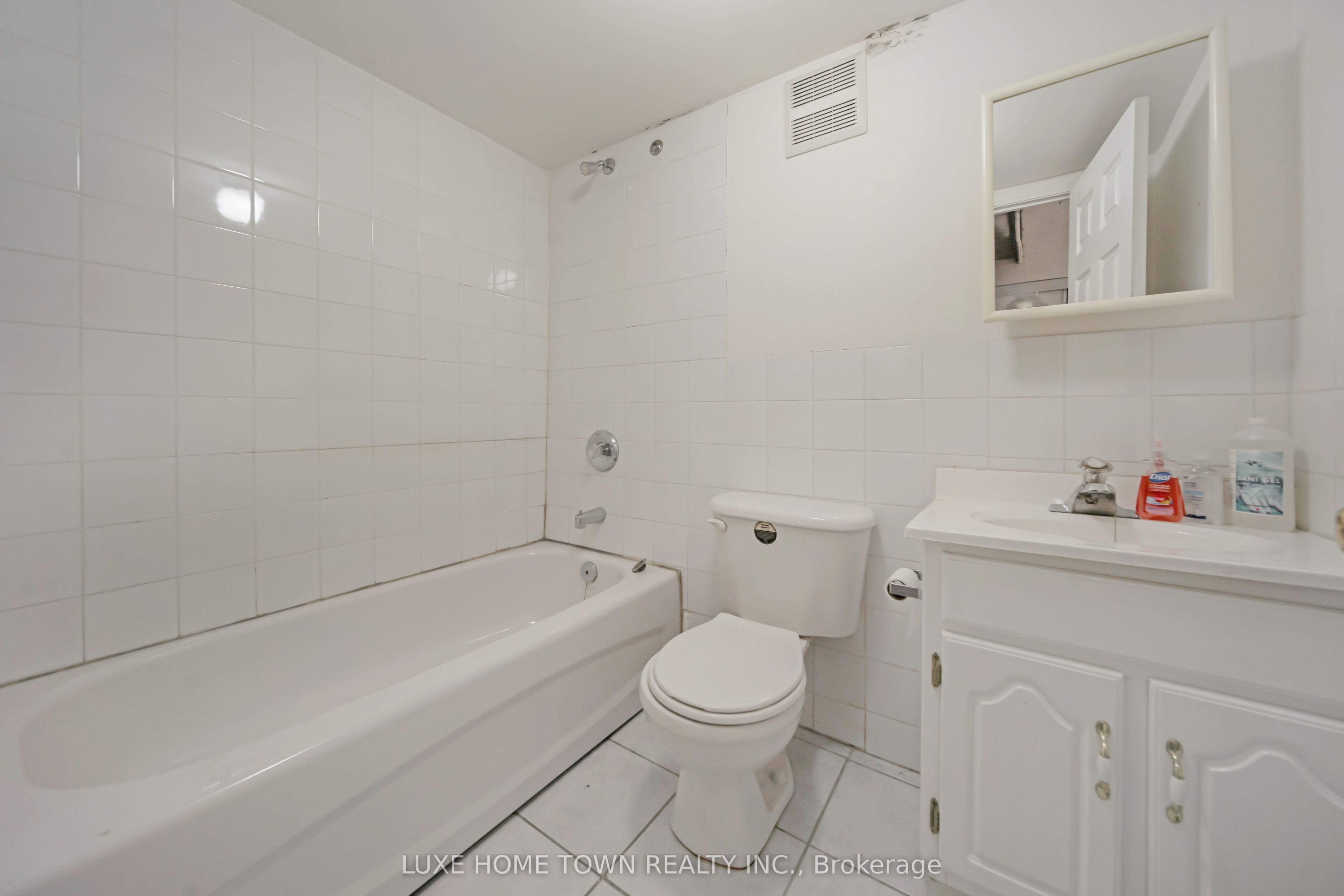 844 Dundas Street Property Photo 29