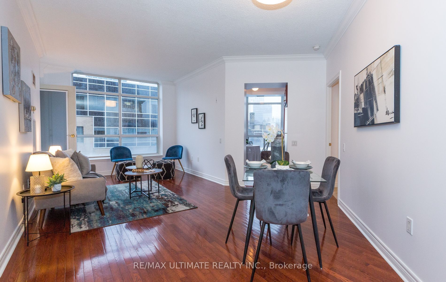 #304 - 2 Edith Drive Property Photo 6