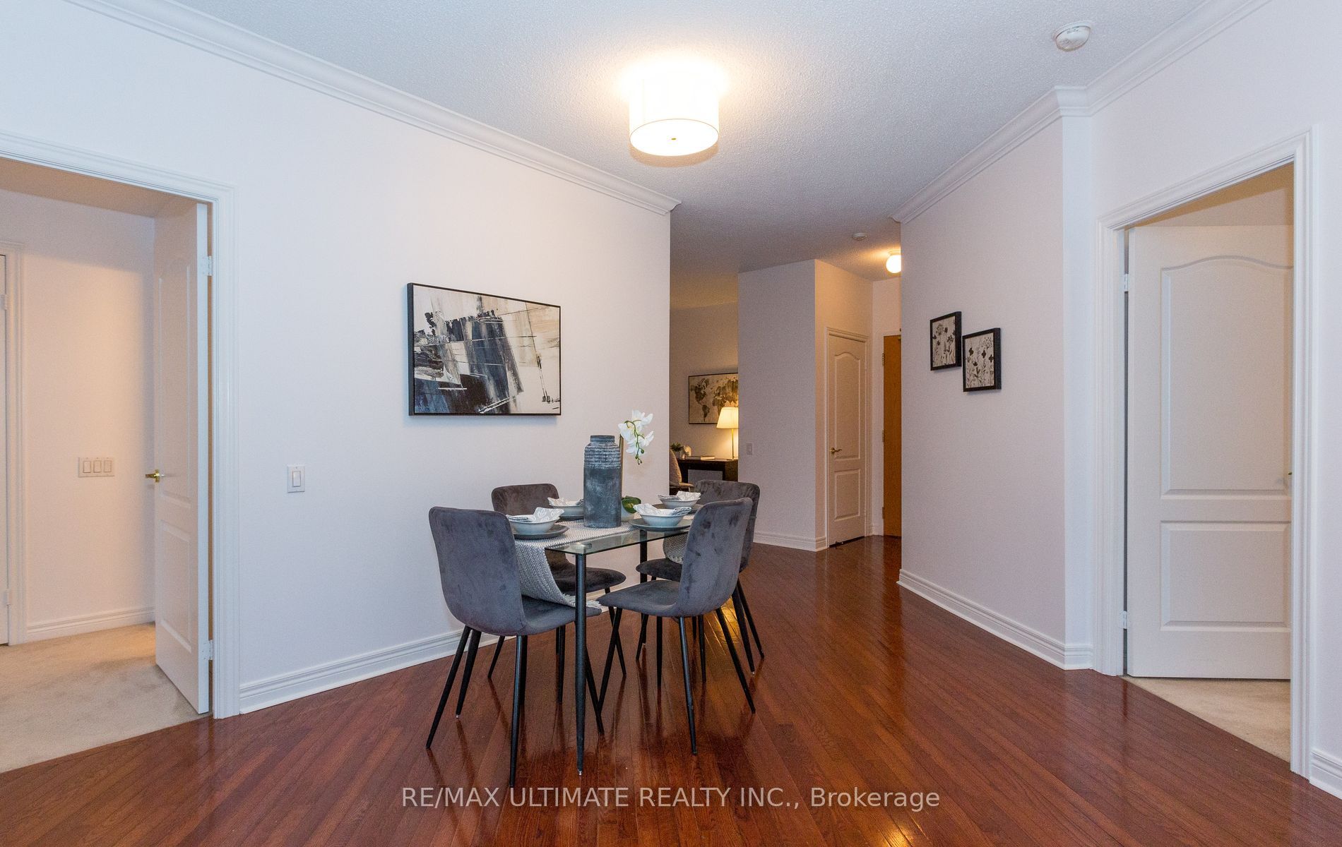#304 - 2 Edith Drive Property Photo 12