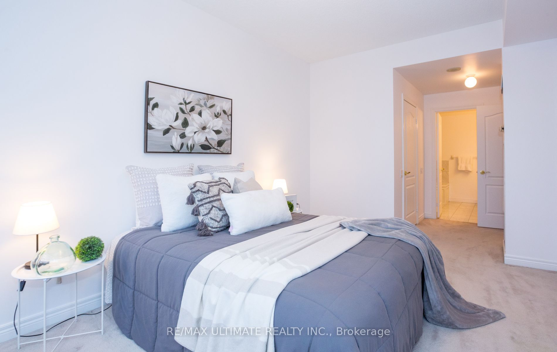 #304 - 2 Edith Drive Property Photo 20
