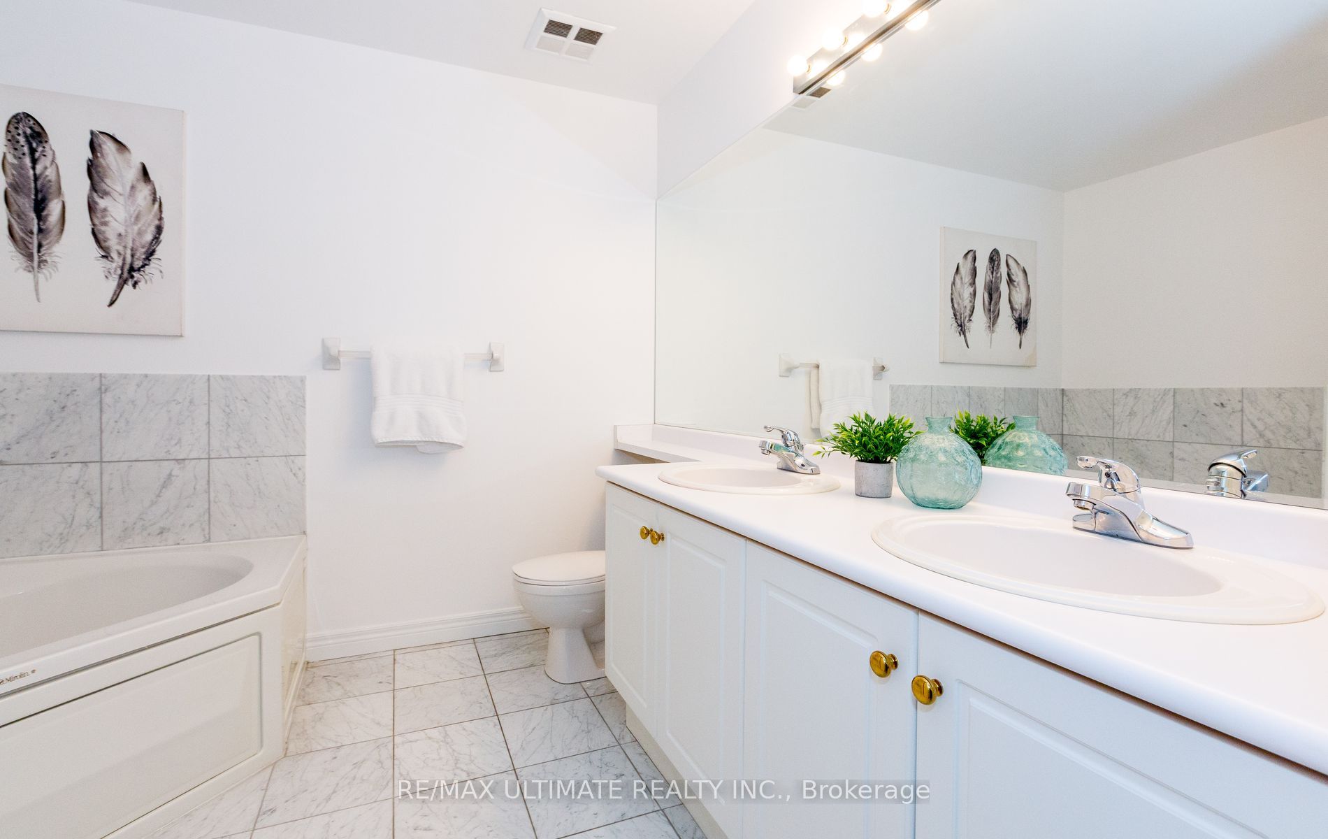 #304 - 2 Edith Drive Property Photo 21