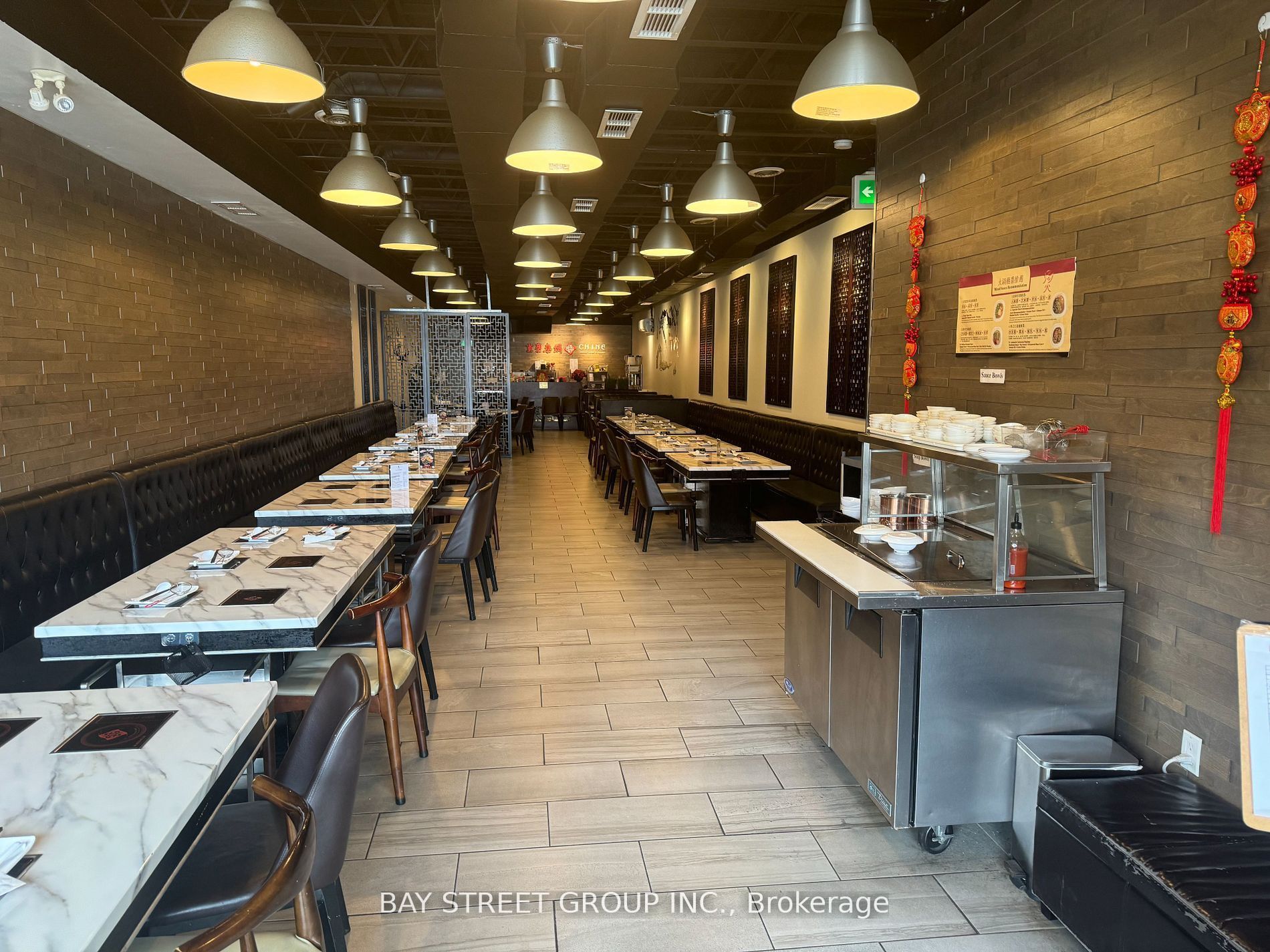 #main - 327 Spadina Avenue Property Photo 2