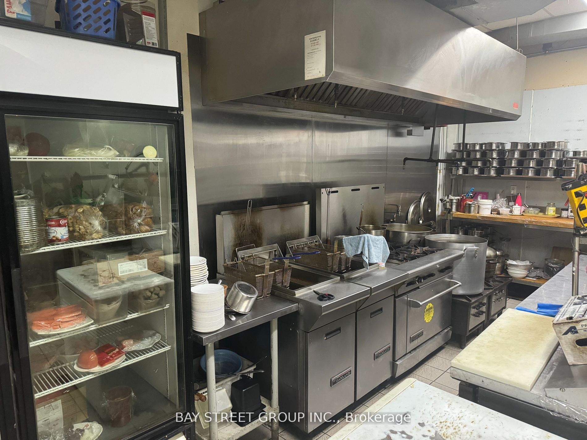 #main - 327 Spadina Avenue Property Photo 5