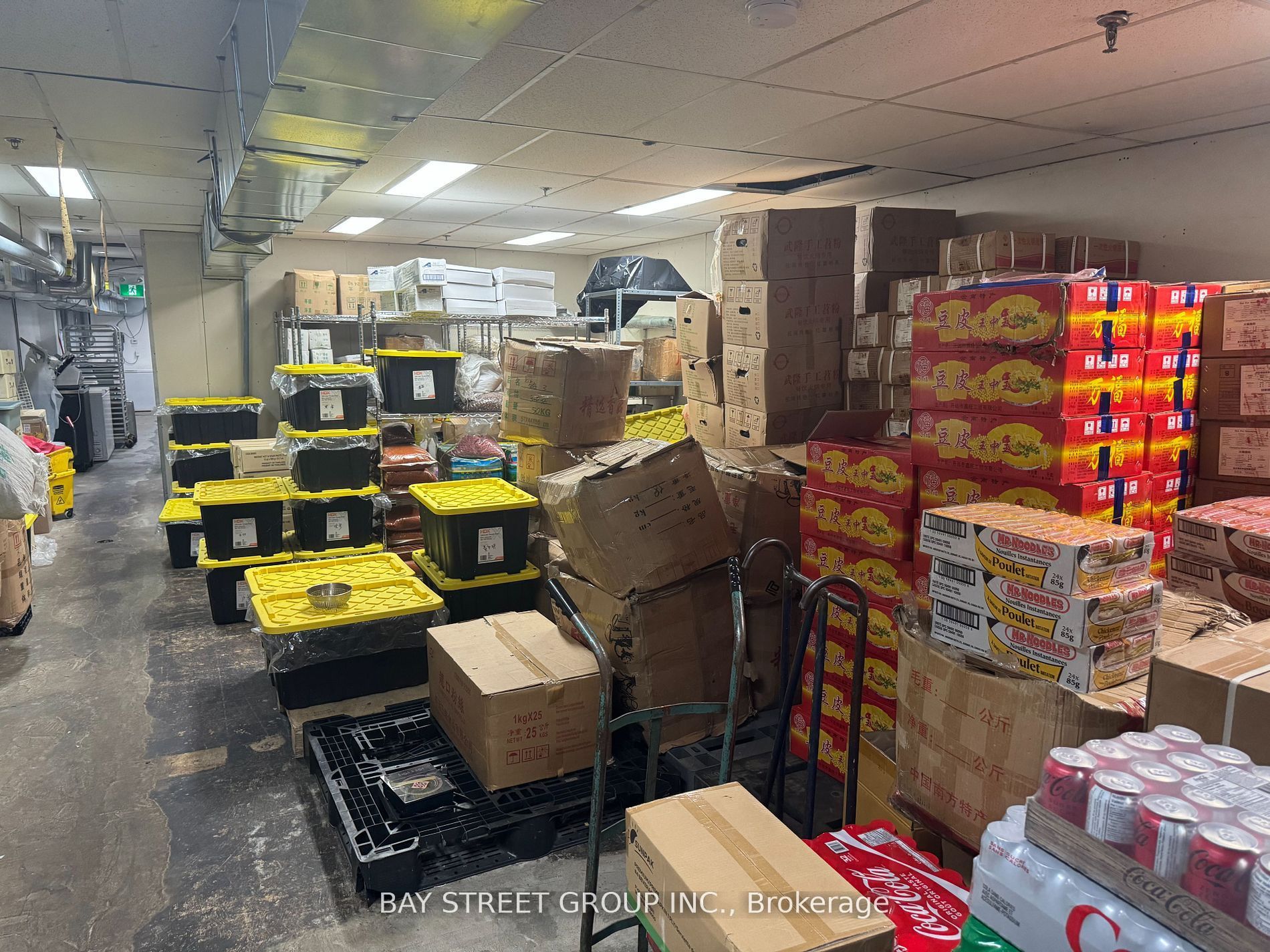 #main - 327 Spadina Avenue Property Photo 12